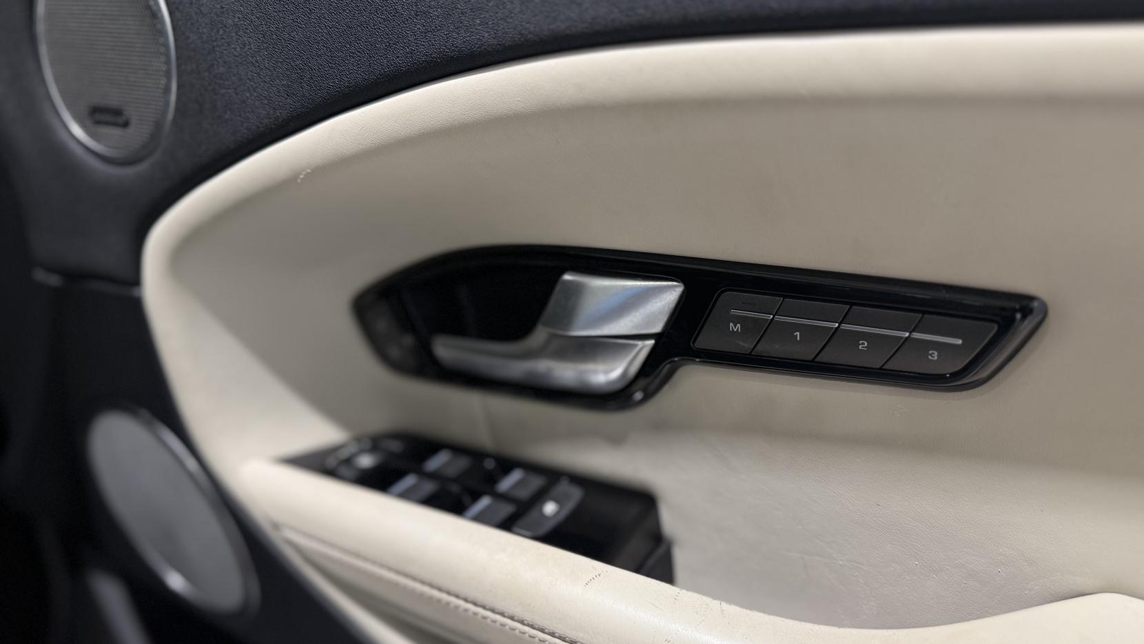 Land Rover Range Rover Evoque 2.0 TD4 HSE Dynamic SUV 5dr Diesel Auto 4WD Euro 6 (s/s) (180 ps)