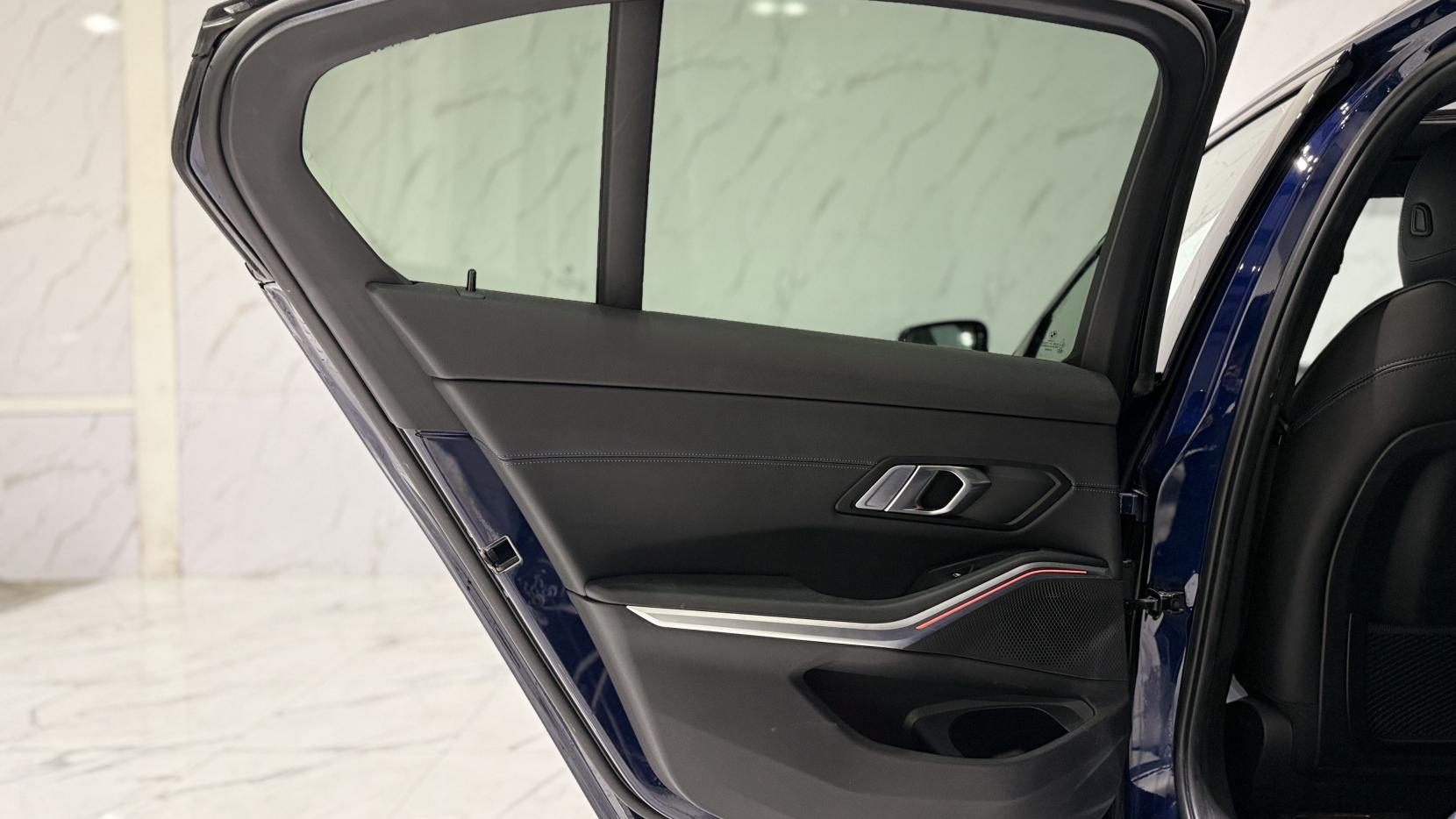 BMW 3 Series 2.0 330e 12kWh M Sport Pro Edition Saloon 4dr Petrol Plug-in Hybrid Auto Euro 6 (s/s) (292 ps)