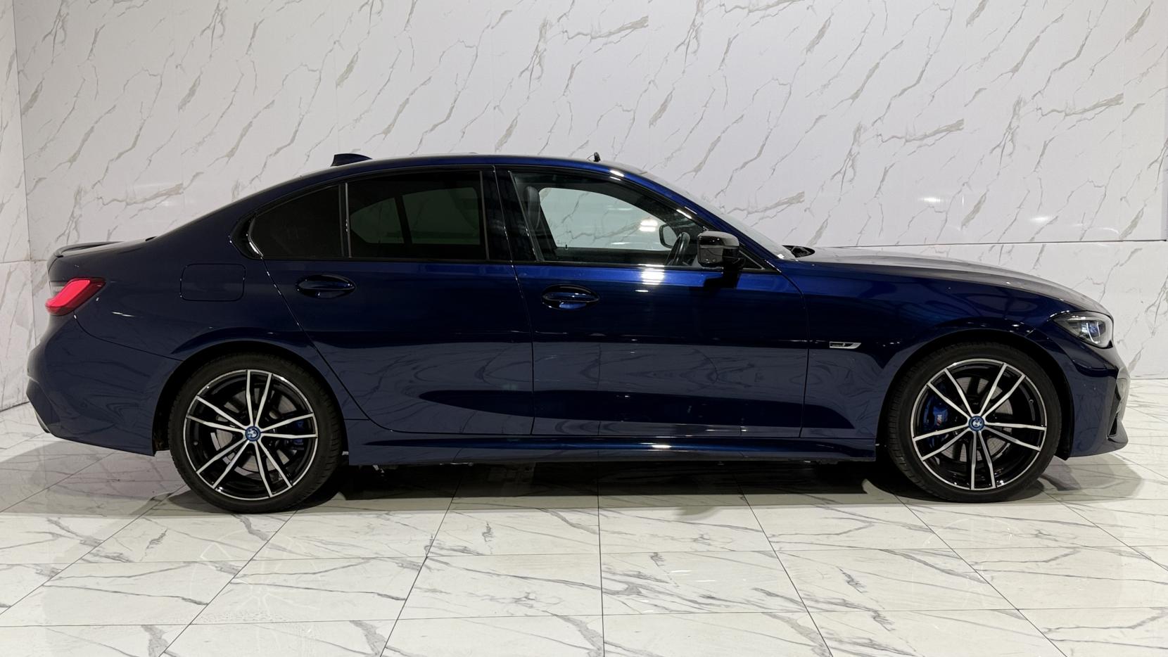 BMW 3 Series 2.0 330e 12kWh M Sport Pro Edition Saloon 4dr Petrol Plug-in Hybrid Auto Euro 6 (s/s) (292 ps)