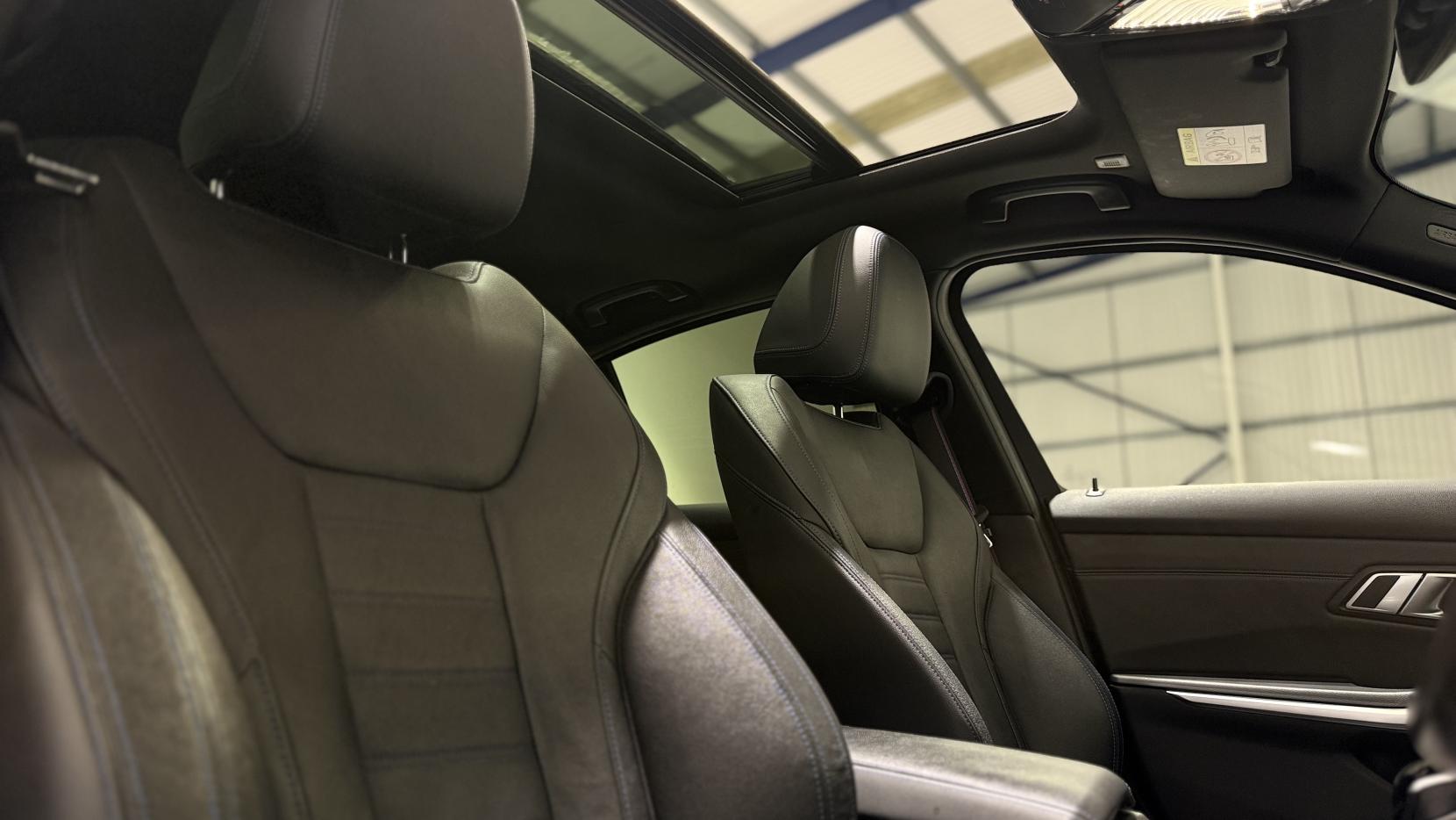 BMW 3 Series 2.0 330e 12kWh M Sport Pro Edition Saloon 4dr Petrol Plug-in Hybrid Auto Euro 6 (s/s) (292 ps)