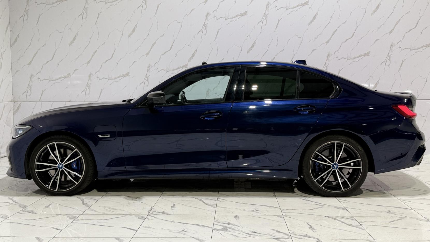 BMW 3 Series 2.0 330e 12kWh M Sport Pro Edition Saloon 4dr Petrol Plug-in Hybrid Auto Euro 6 (s/s) (292 ps)