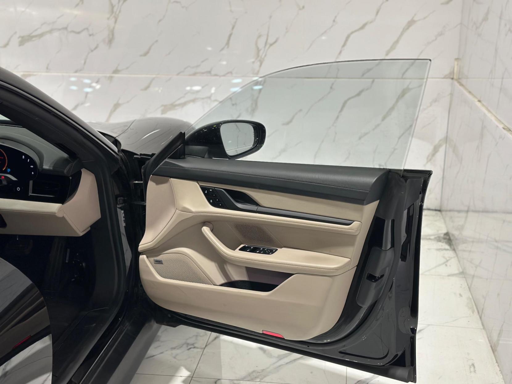 Porsche Taycan Performance 79.2kWh Auto RWD 4dr (11kW Charger)