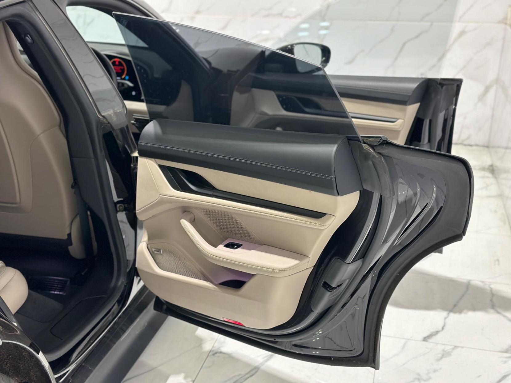Porsche Taycan Performance 79.2kWh Auto RWD 4dr (11kW Charger)