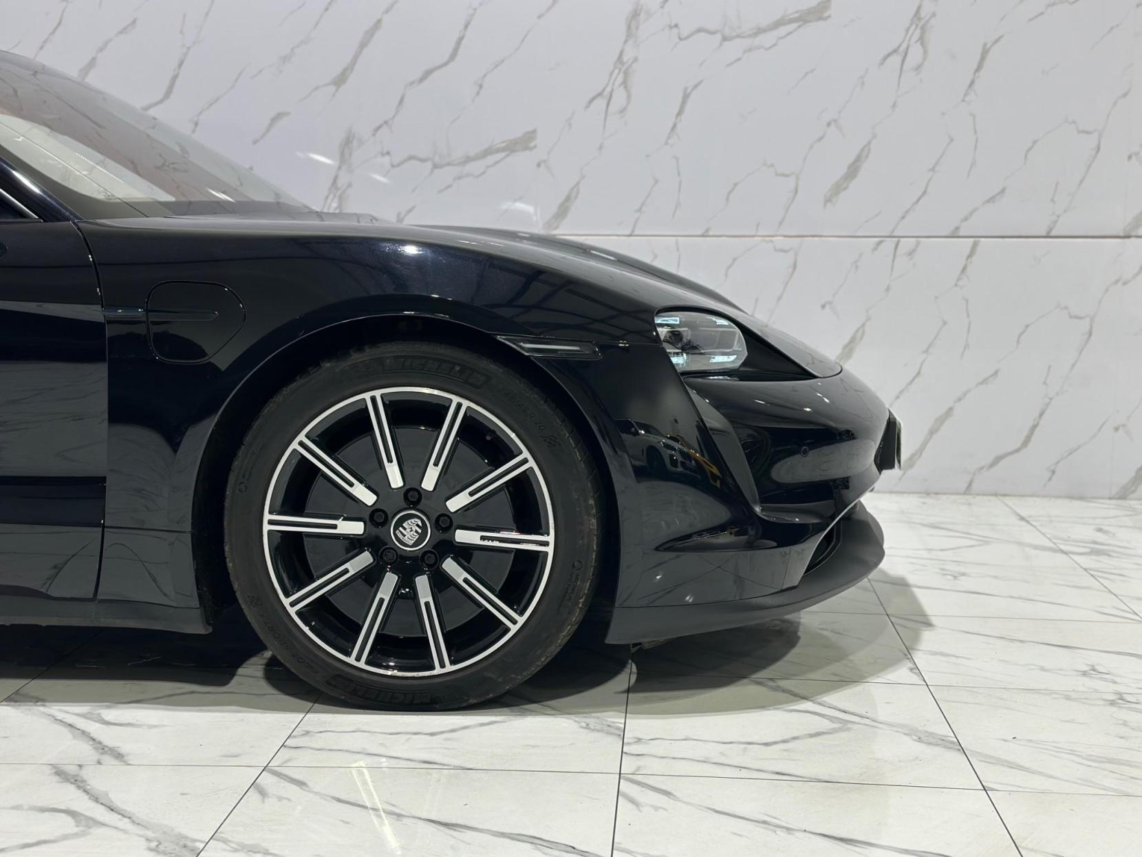 Porsche Taycan Performance 79.2kWh Auto RWD 4dr (11kW Charger)