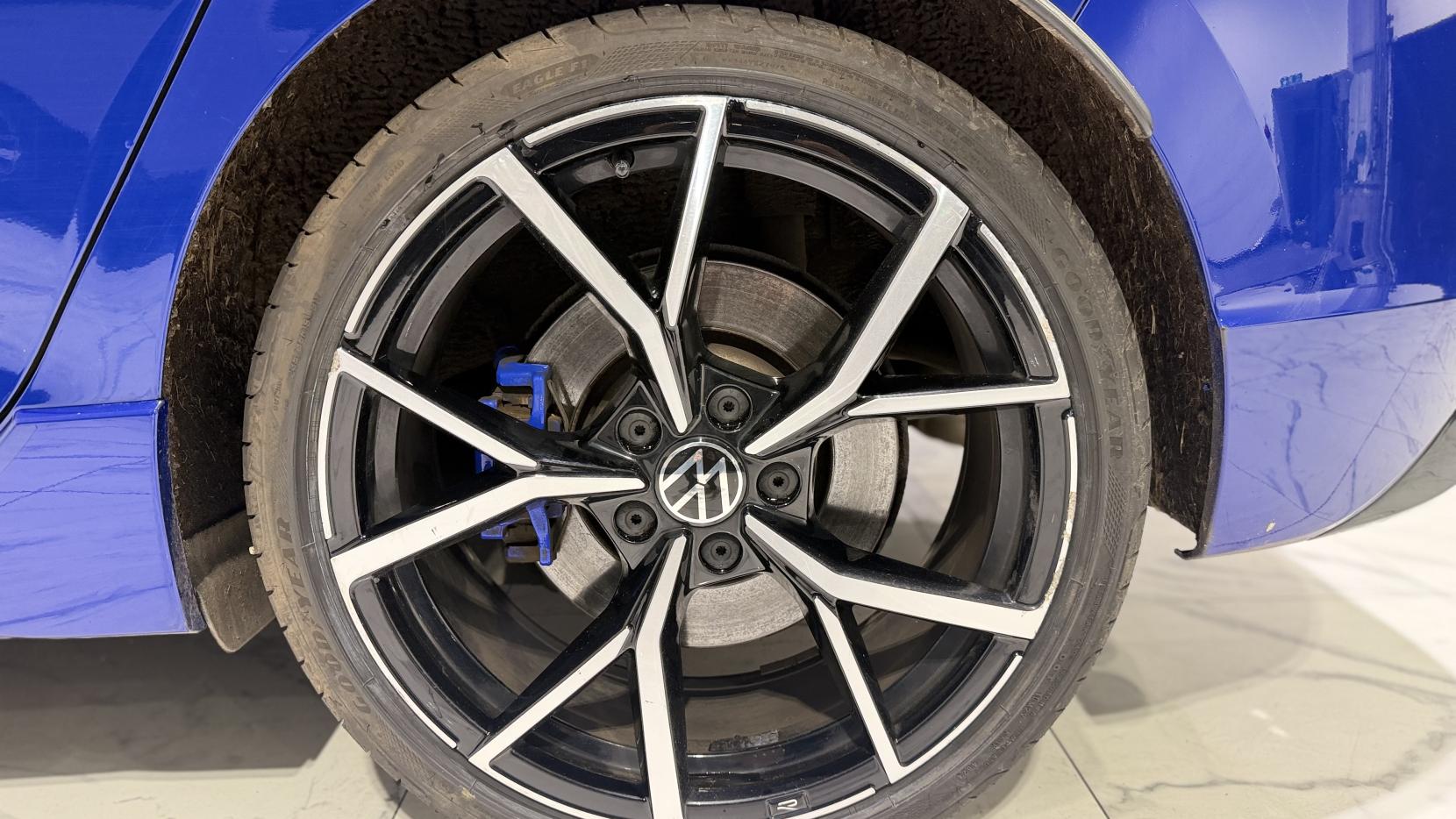 Volkswagen Golf 2.0 TSI R Hatchback 5dr Petrol DSG 4Motion Euro 6 (s/s) (320 ps)