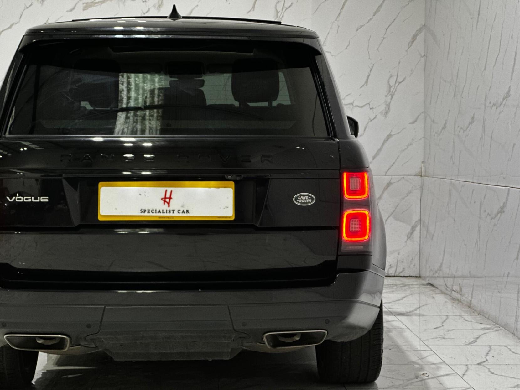 Land Rover Range Rover 3.0 SD V6 Vogue Auto 4WD Euro 6 (s/s) 5dr