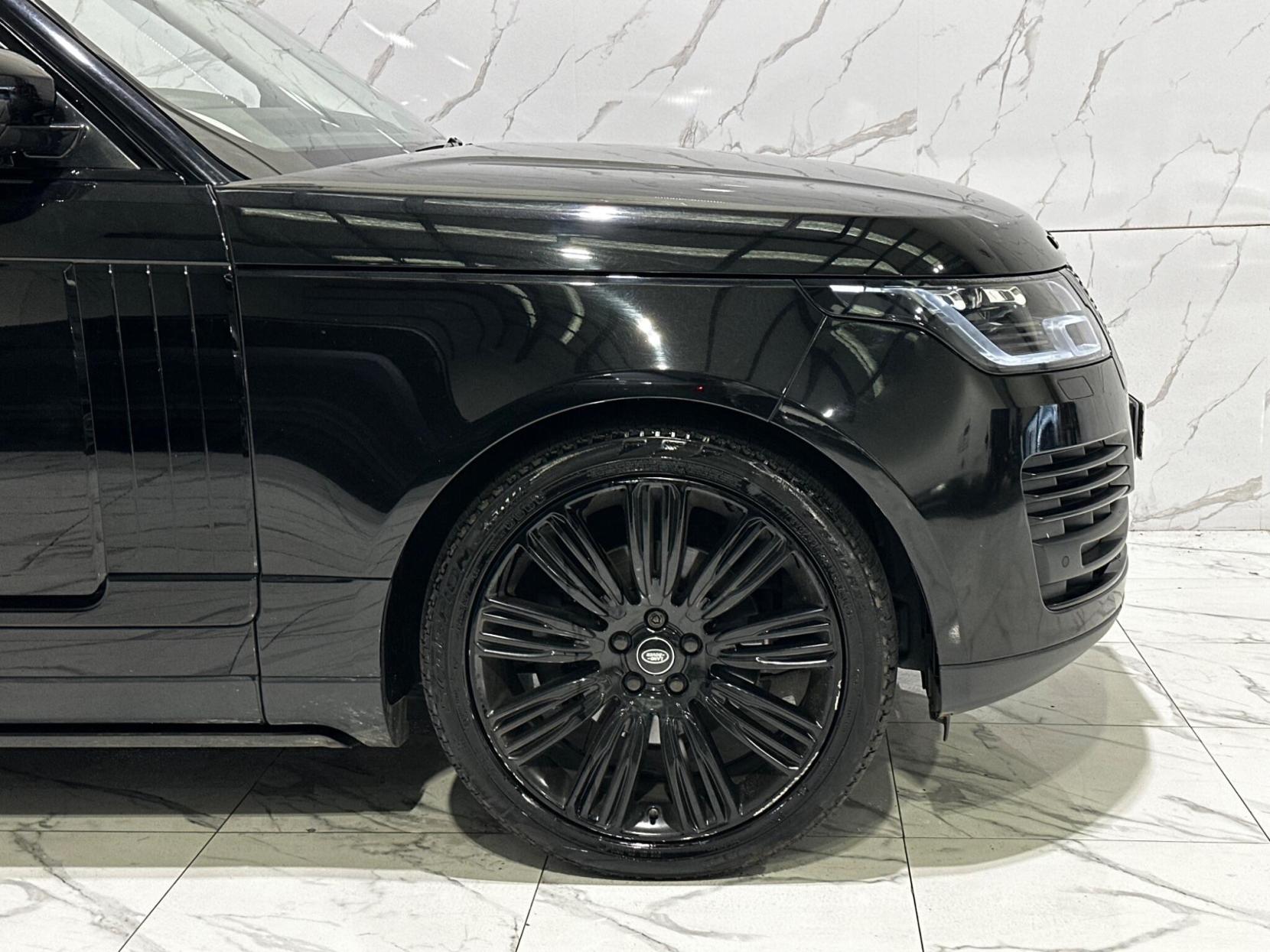 Land Rover Range Rover 3.0 SD V6 Vogue Auto 4WD Euro 6 (s/s) 5dr