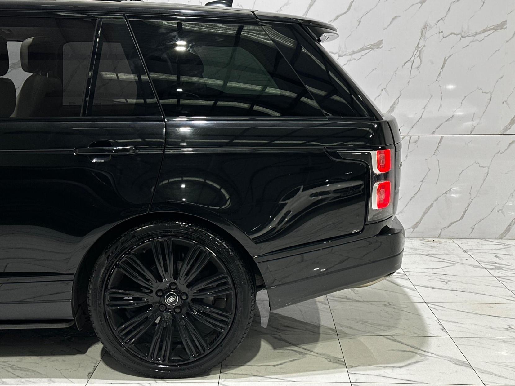 Land Rover Range Rover 3.0 SD V6 Vogue Auto 4WD Euro 6 (s/s) 5dr