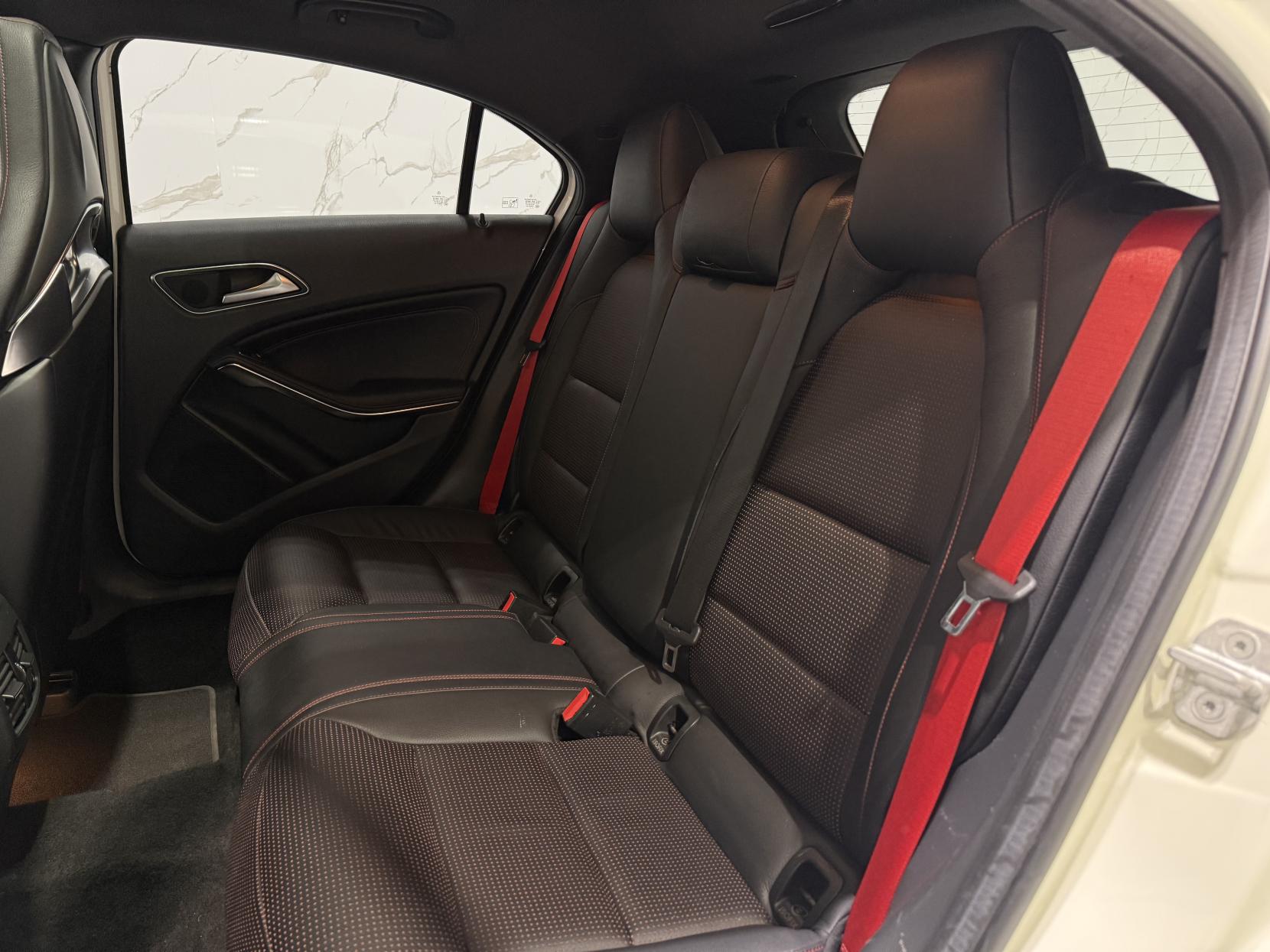 Mercedes-Benz A Class 2.0 A45 AMG Hatchback 5dr Petrol SpdS DCT 4MATIC Euro 6 (s/s) (360 ps)
