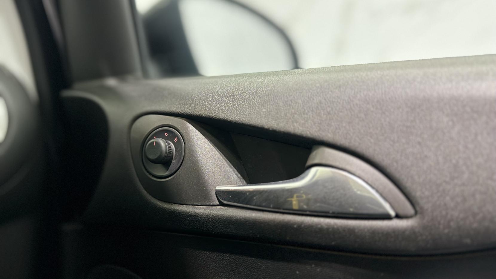 Vauxhall ADAM 1.4 16v SLAM Hatchback 3dr Petrol Manual Euro 5 (100 ps)