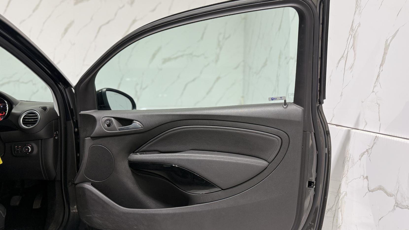 Vauxhall ADAM 1.4 16v SLAM Hatchback 3dr Petrol Manual Euro 5 (100 ps)