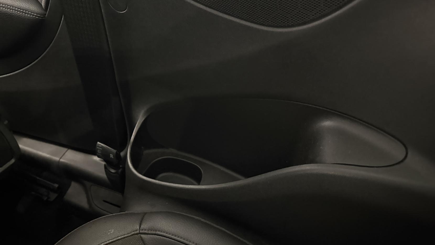 Vauxhall ADAM 1.4 16v SLAM Hatchback 3dr Petrol Manual Euro 5 (100 ps)