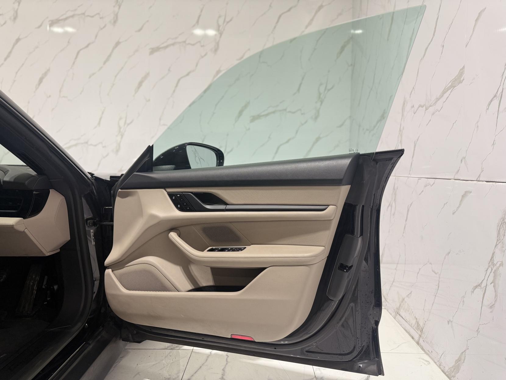 Porsche Taycan Performance 79.2kWh Saloon 4dr Electric Auto RWD (22kW Charger) (408 ps)