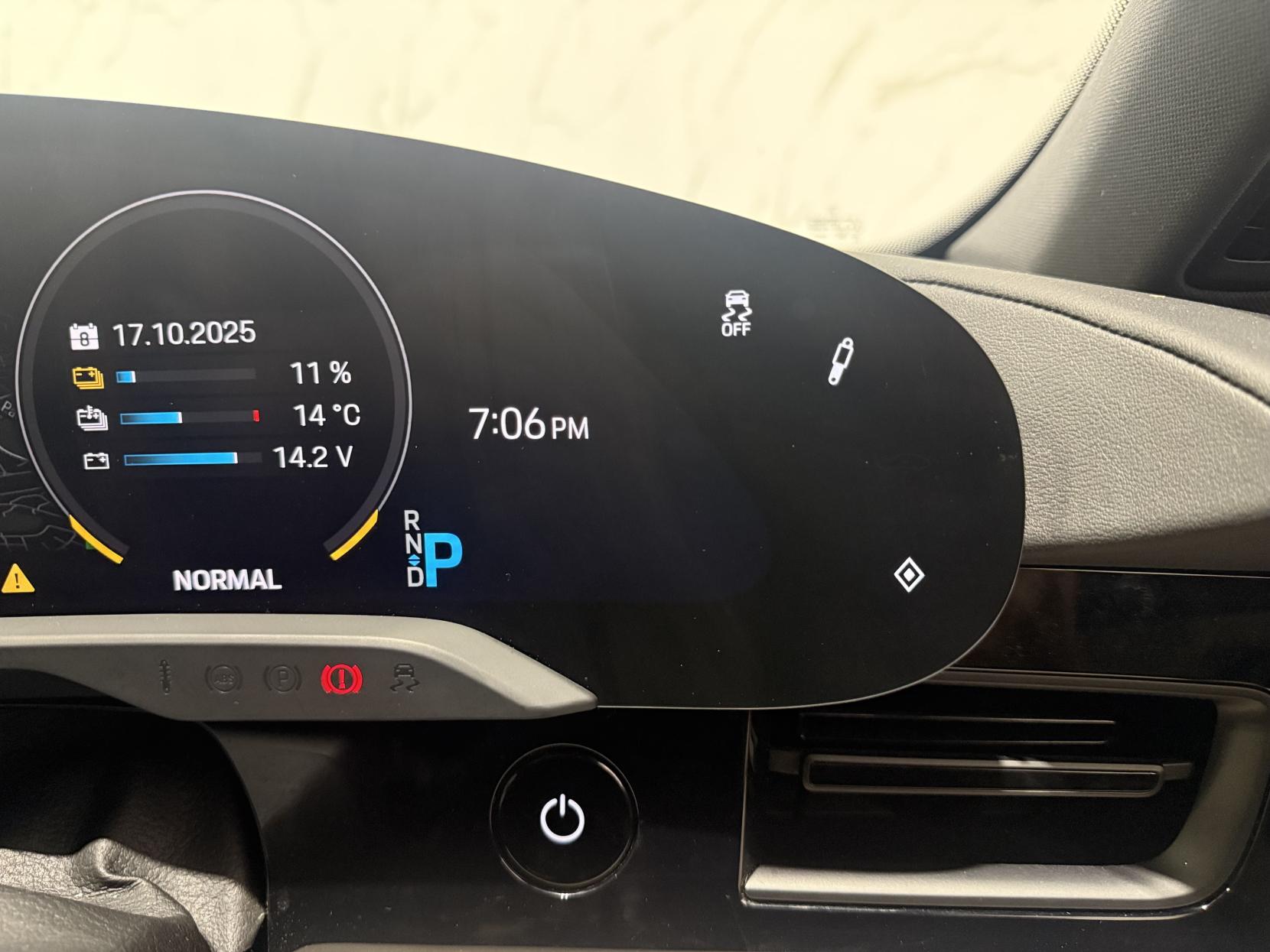 Porsche Taycan Performance 79.2kWh Saloon 4dr Electric Auto RWD (22kW Charger) (408 ps)