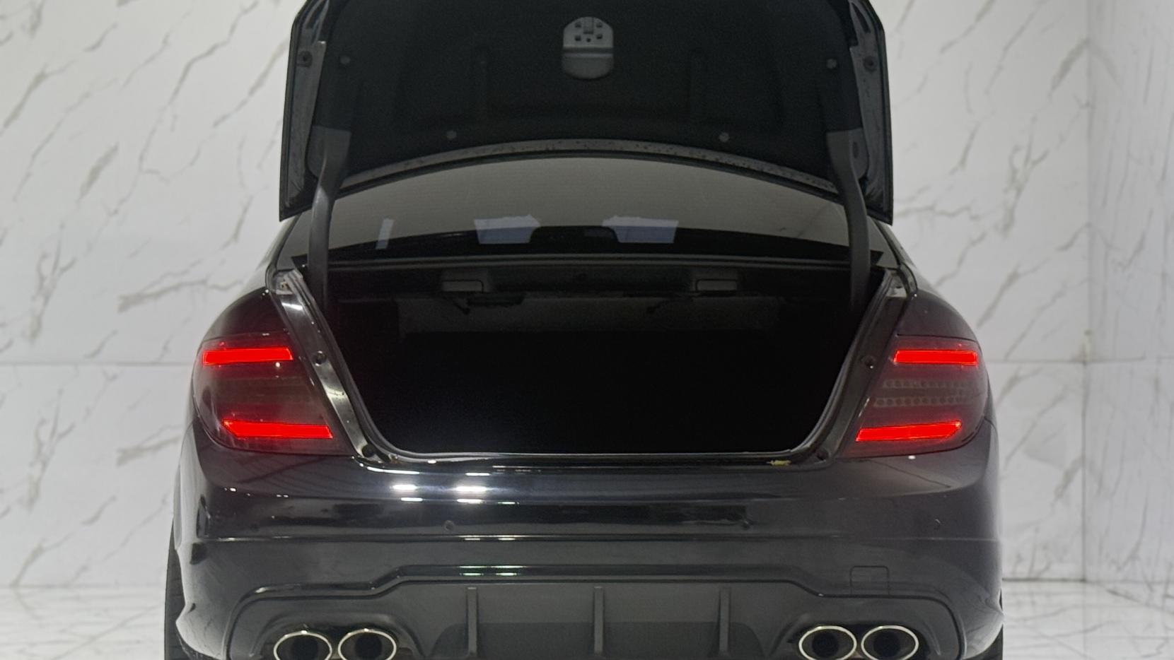 Mercedes-Benz C Class 6.3 C63 V8 AMG Saloon 4dr Petrol SpdS MCT Euro 5 (457 ps)