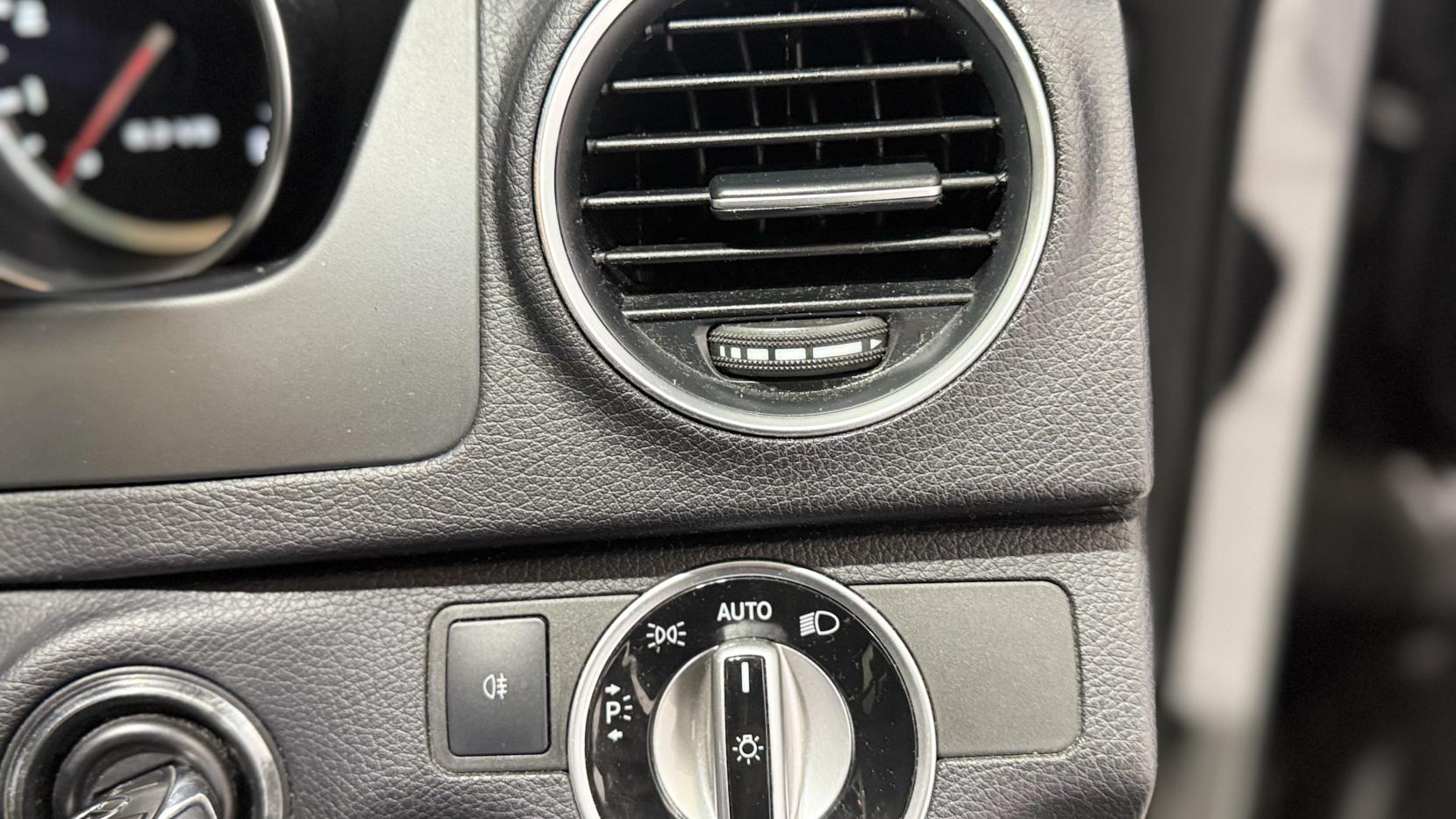 Mercedes-Benz C Class 6.3 C63 V8 AMG Saloon 4dr Petrol SpdS MCT Euro 5 (457 ps)