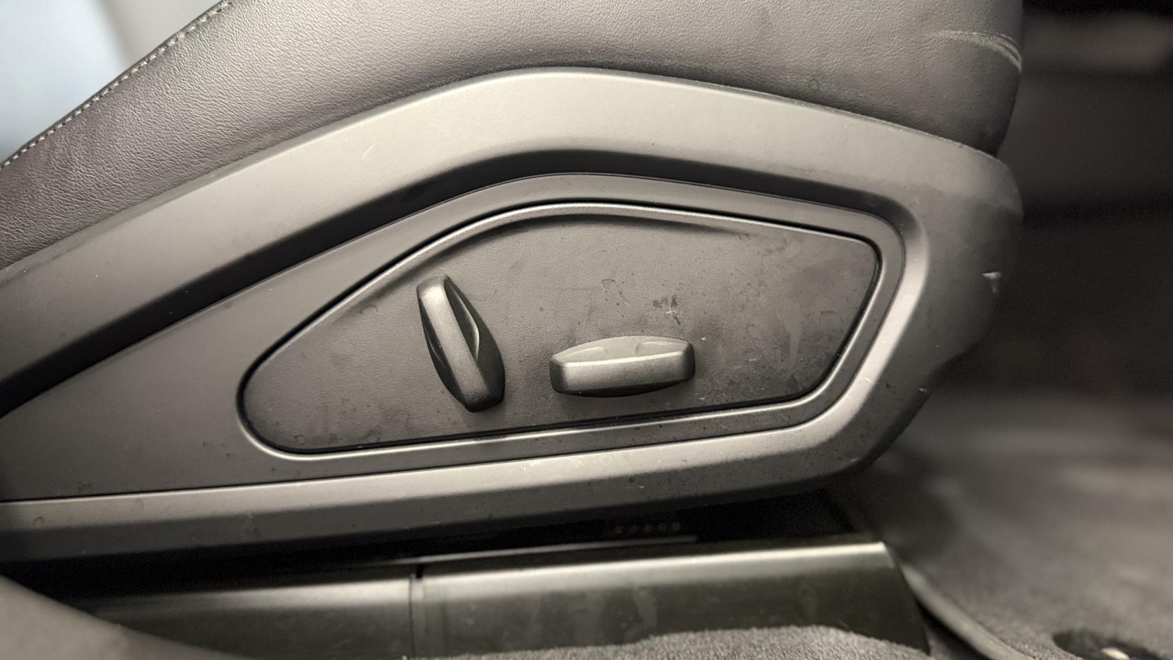 Porsche Taycan Performance Plus 93.4kWh Saloon 4dr Electric Auto RWD (11kW Charger) (476 ps)