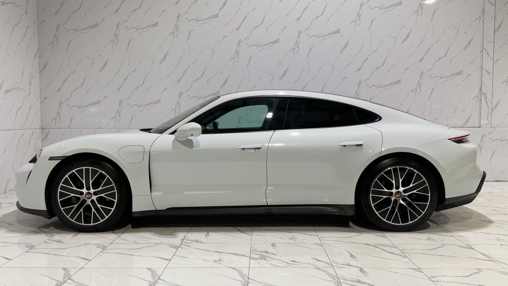 Porsche Taycan Performance Plus 93.4kWh Saloon 4dr Electric Auto RWD (11kW Charger) (476 ps)