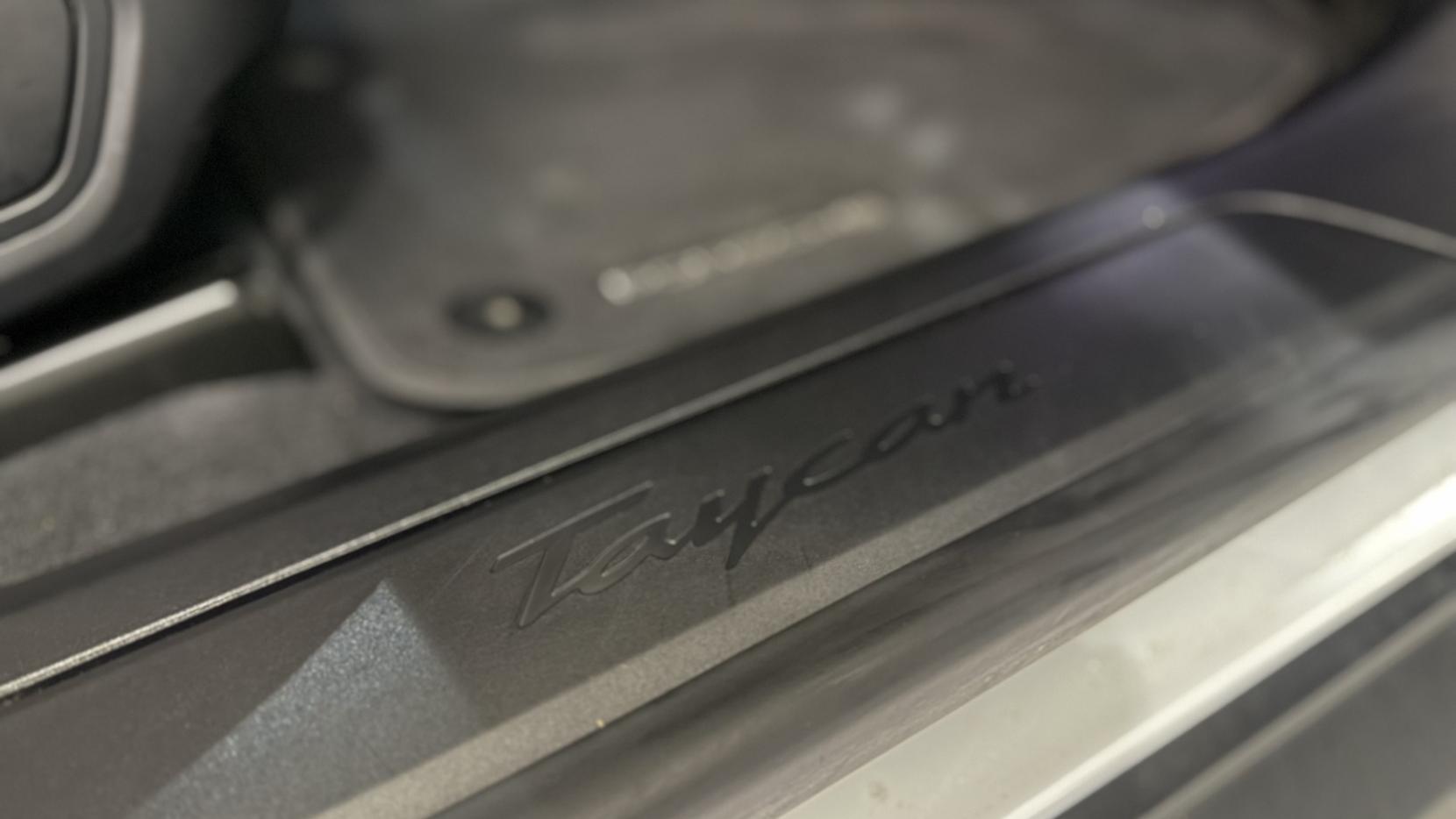 Porsche Taycan Performance Plus 93.4kWh Saloon 4dr Electric Auto RWD (11kW Charger) (476 ps)