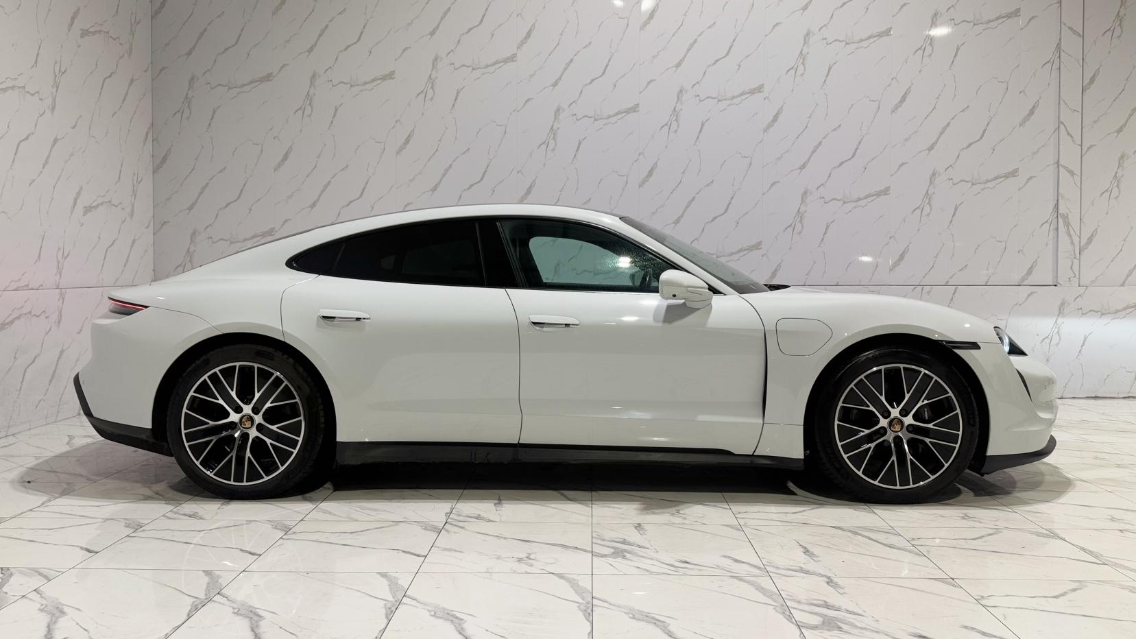 Porsche Taycan Performance Plus 93.4kWh Saloon 4dr Electric Auto RWD (11kW Charger) (476 ps)