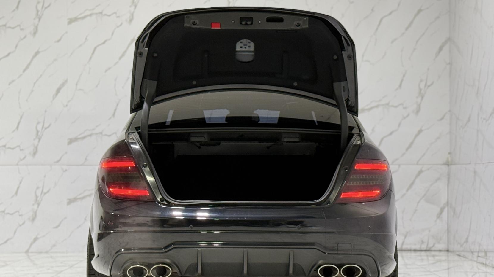 Mercedes-Benz C Class 6.3 C63 V8 AMG Saloon 4dr Petrol SpdS MCT Euro 5 (457 ps)