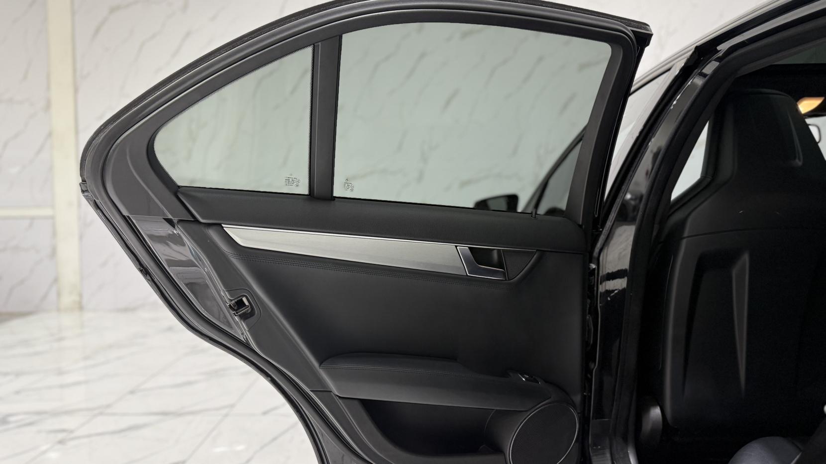 Mercedes-Benz C Class 6.3 C63 V8 AMG Saloon 4dr Petrol SpdS MCT Euro 5 (457 ps)