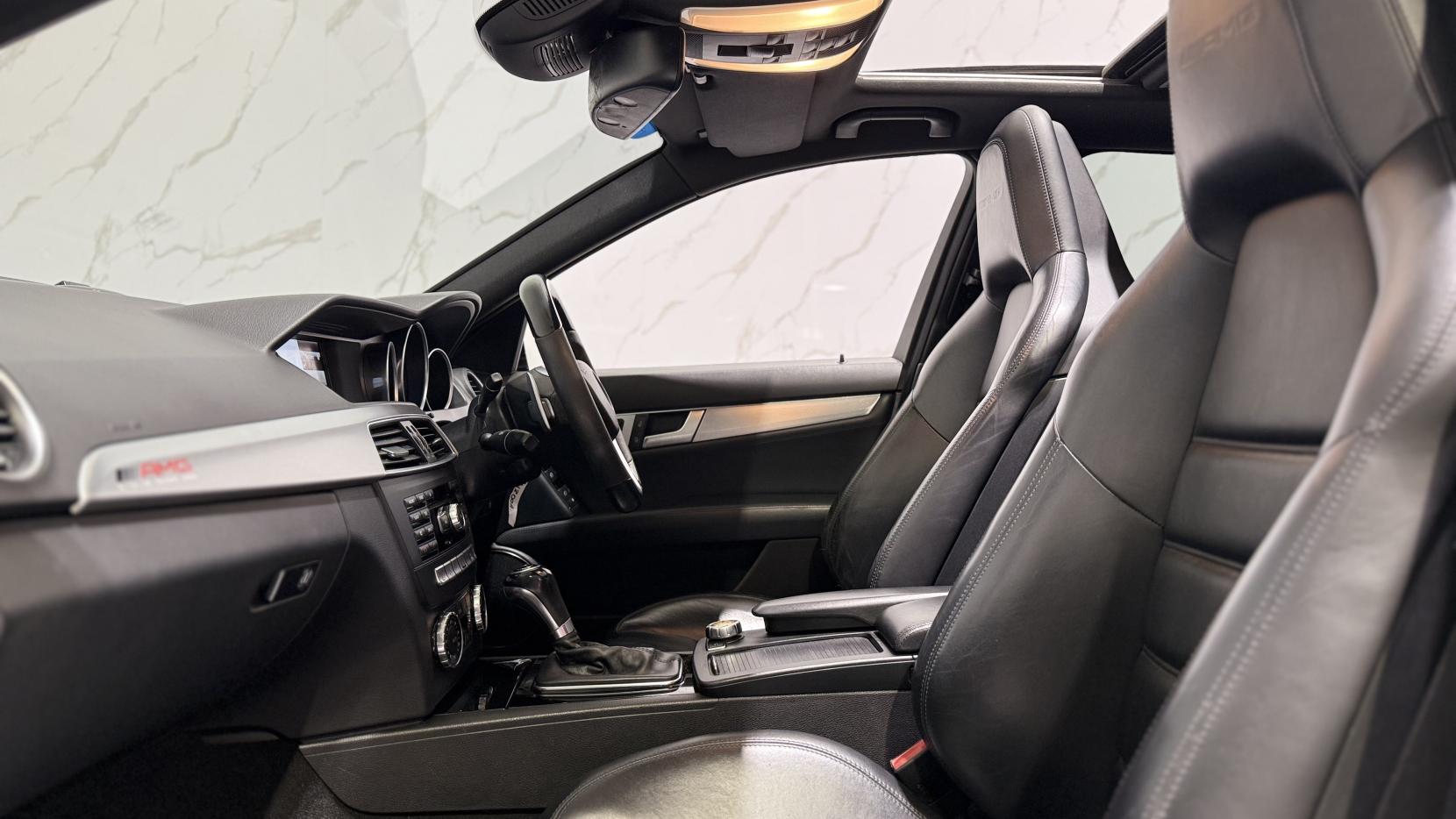 Mercedes-Benz C Class 6.3 C63 V8 AMG Saloon 4dr Petrol SpdS MCT Euro 5 (457 ps)