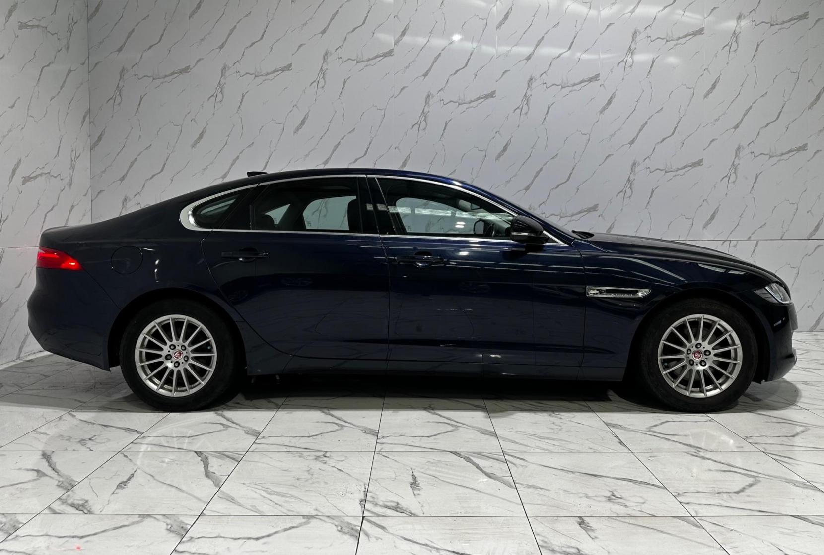 Jaguar XF 2.0d Prestige Auto Euro 6 (s/s) 4dr