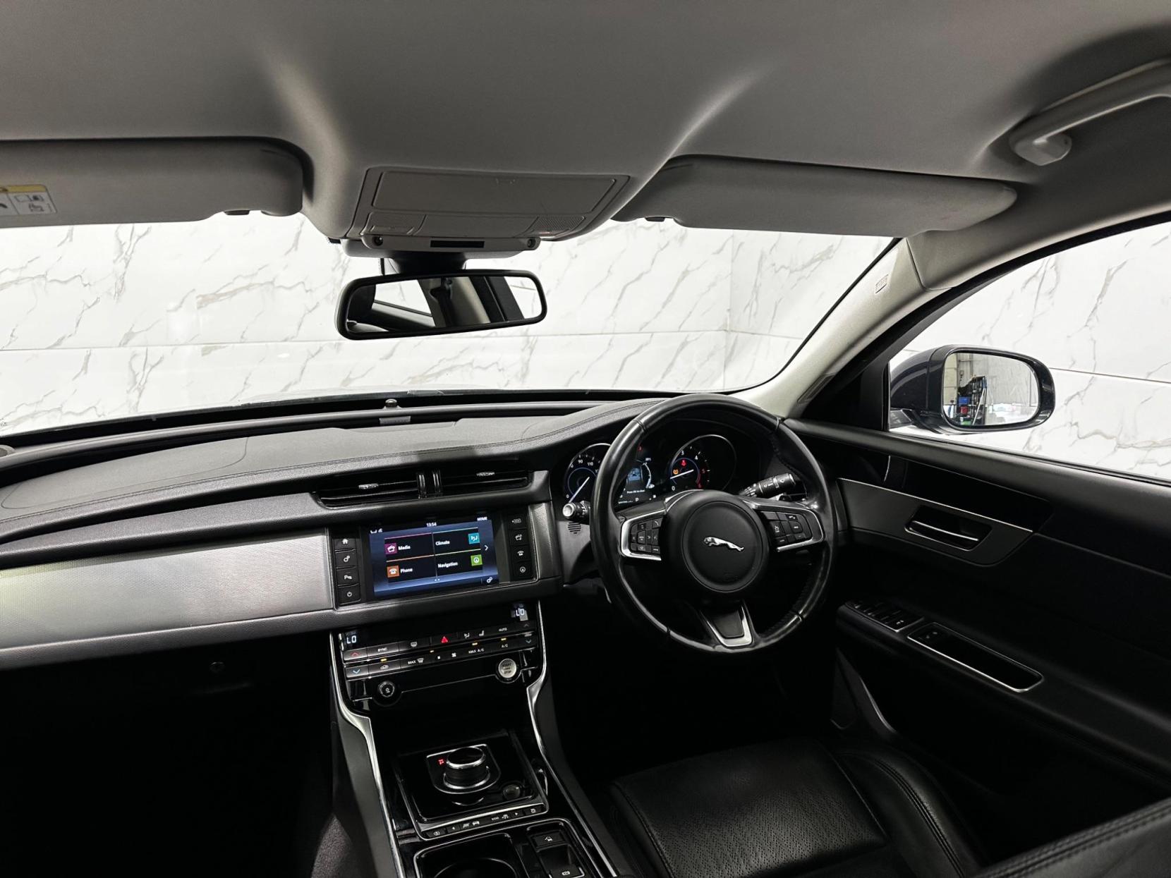 Jaguar XF 2.0d Prestige Auto Euro 6 (s/s) 4dr