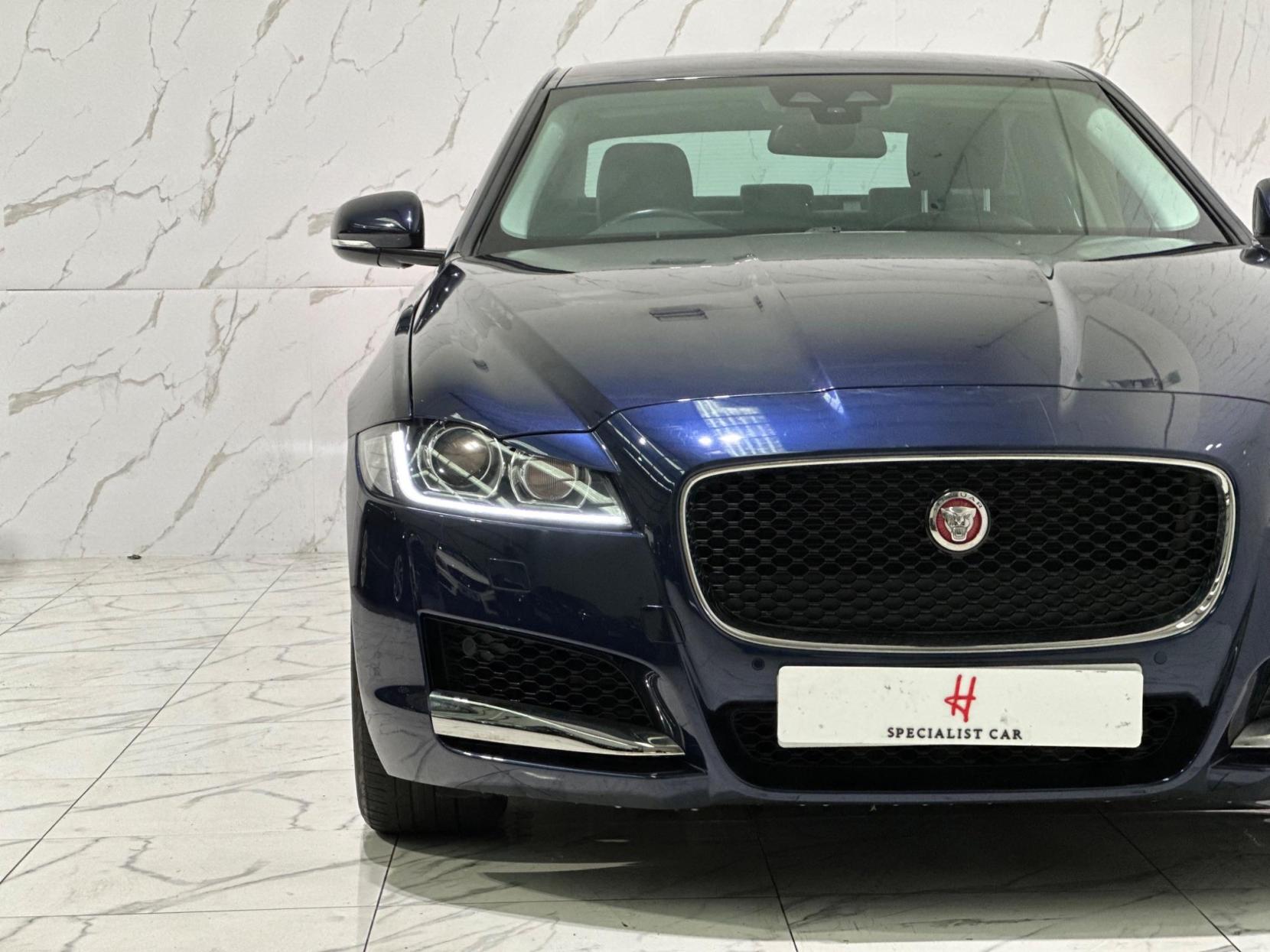 Jaguar XF 2.0d Prestige Auto Euro 6 (s/s) 4dr