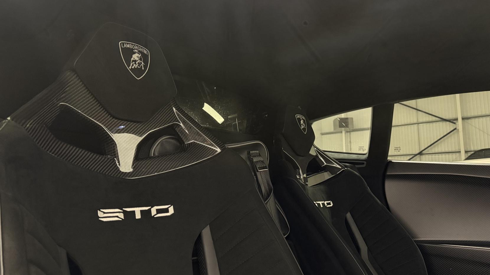 Lamborghini Huracan 5.2 V10 LP 640-2 STO LDF Euro 6 (s/s) 2dr