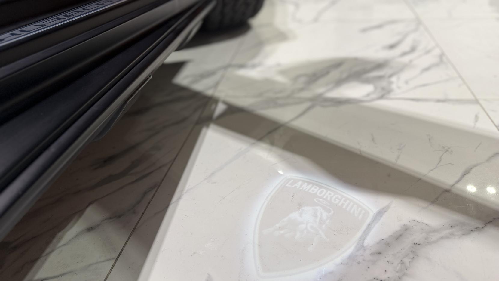 Lamborghini Huracan 5.2 V10 Sterrato Coupe 2dr Petrol LDF 4WD Euro 6 (s/s) (610 ps)