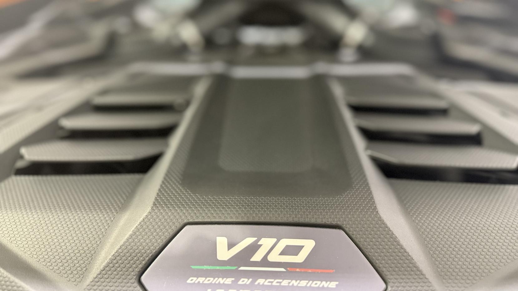 Lamborghini Huracan 5.2 V10 Sterrato Coupe 2dr Petrol LDF 4WD Euro 6 (s/s) (610 ps)