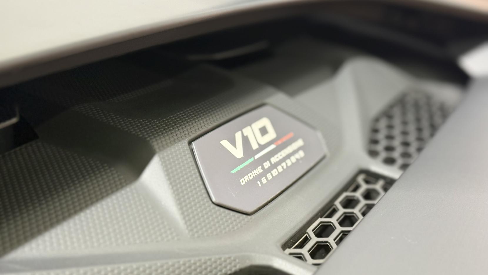 Lamborghini Huracan 5.2 V10 Sterrato Coupe 2dr Petrol LDF 4WD Euro 6 (s/s) (610 ps)