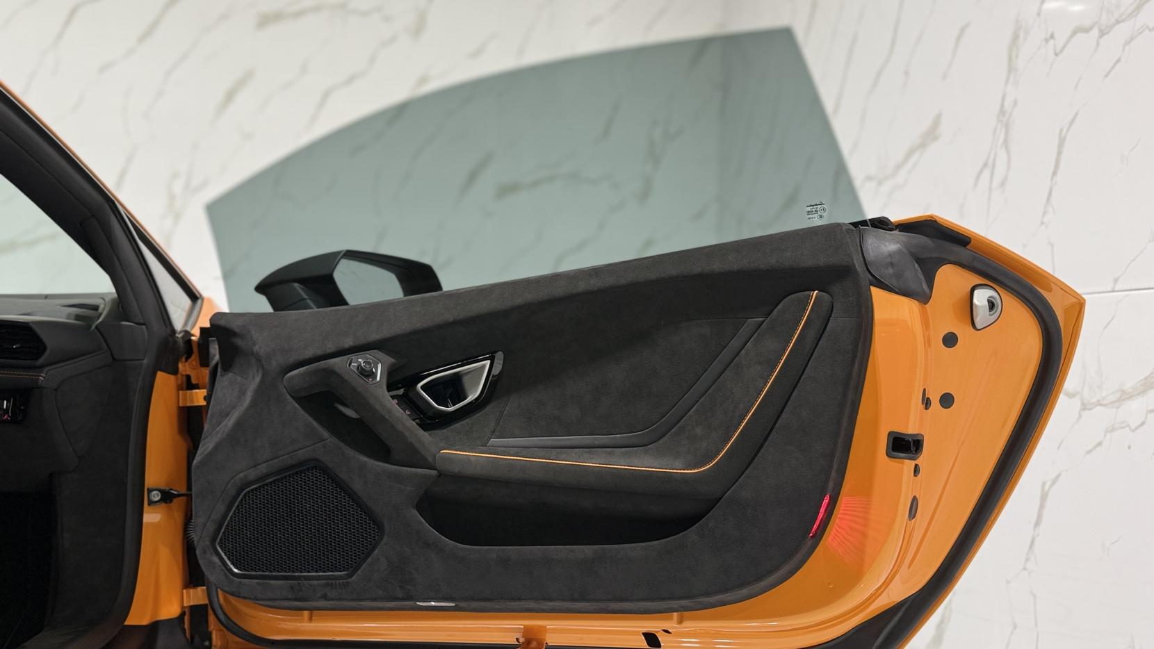 Lamborghini Huracan 5.2 V10 Sterrato Coupe 2dr Petrol LDF 4WD Euro 6 (s/s) (610 ps)