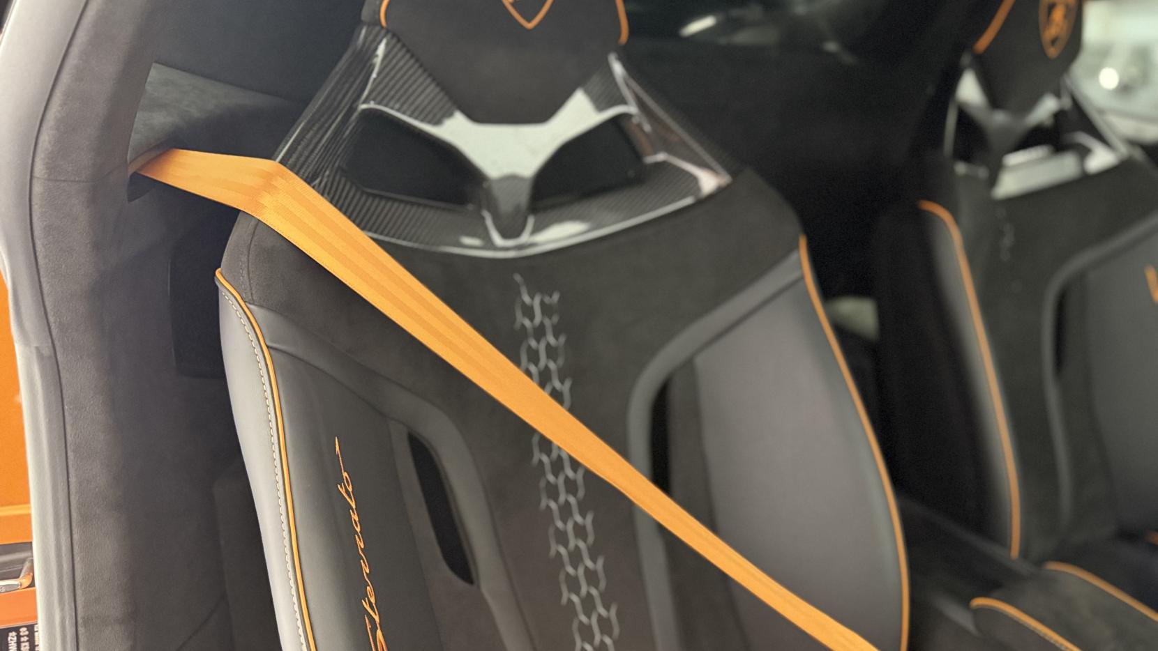 Lamborghini Huracan 5.2 V10 Sterrato Coupe 2dr Petrol LDF 4WD Euro 6 (s/s) (610 ps)