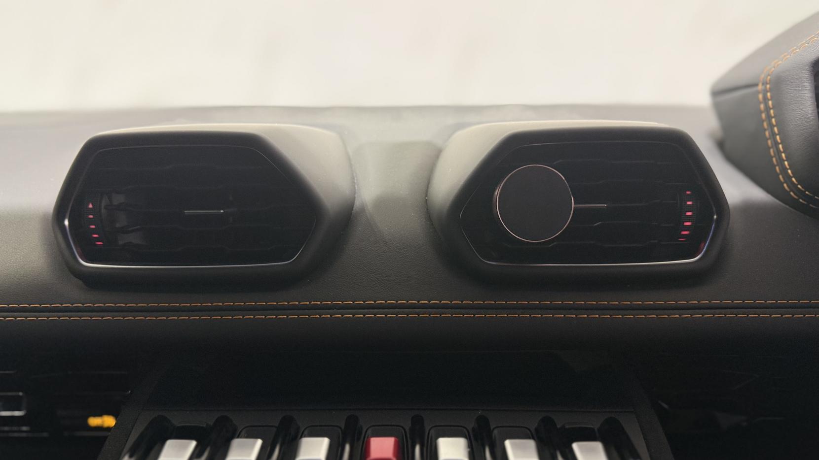 Lamborghini Huracan 5.2 V10 Sterrato Coupe 2dr Petrol LDF 4WD Euro 6 (s/s) (610 ps)