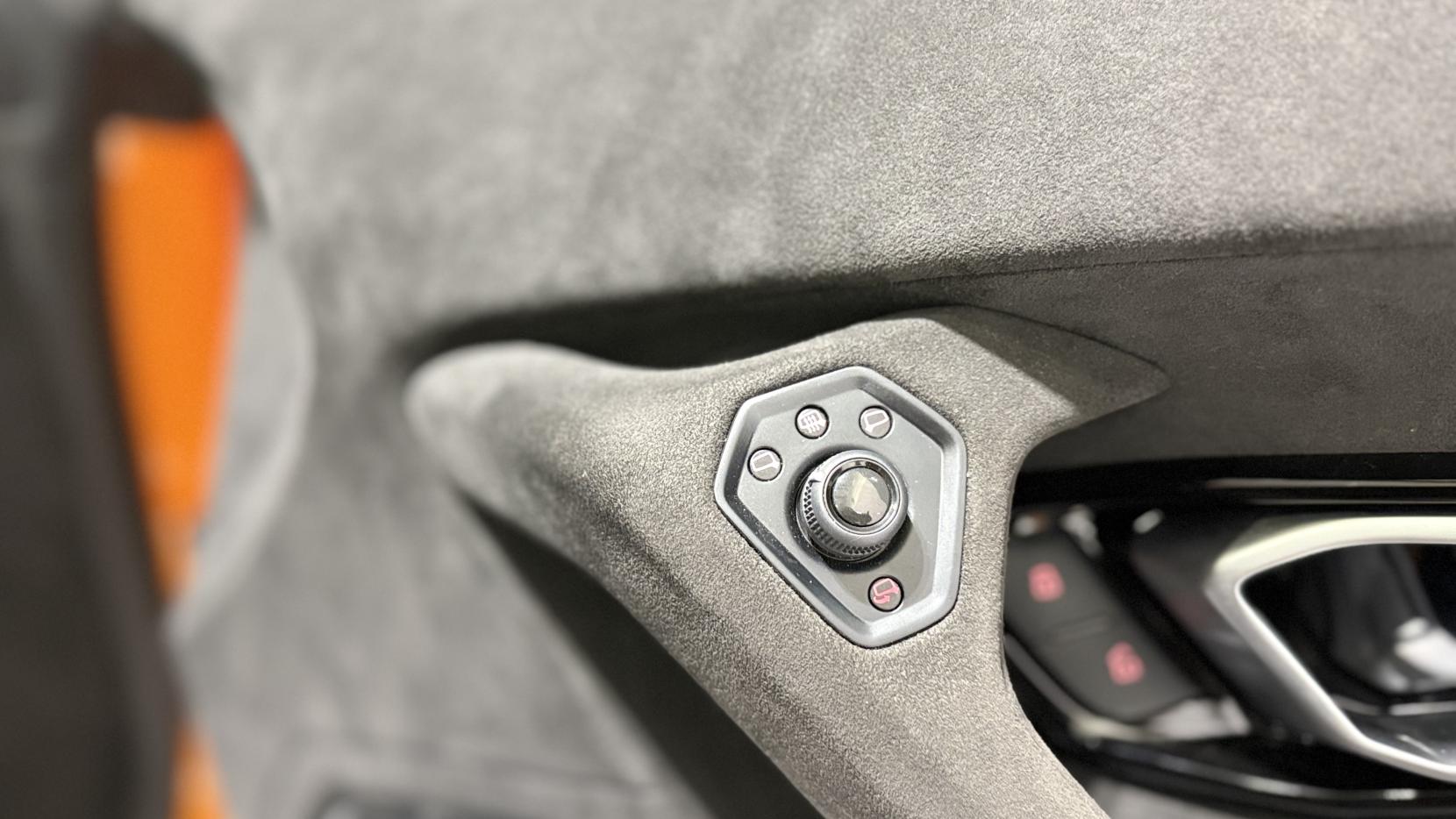 Lamborghini Huracan 5.2 V10 Sterrato Coupe 2dr Petrol LDF 4WD Euro 6 (s/s) (610 ps)