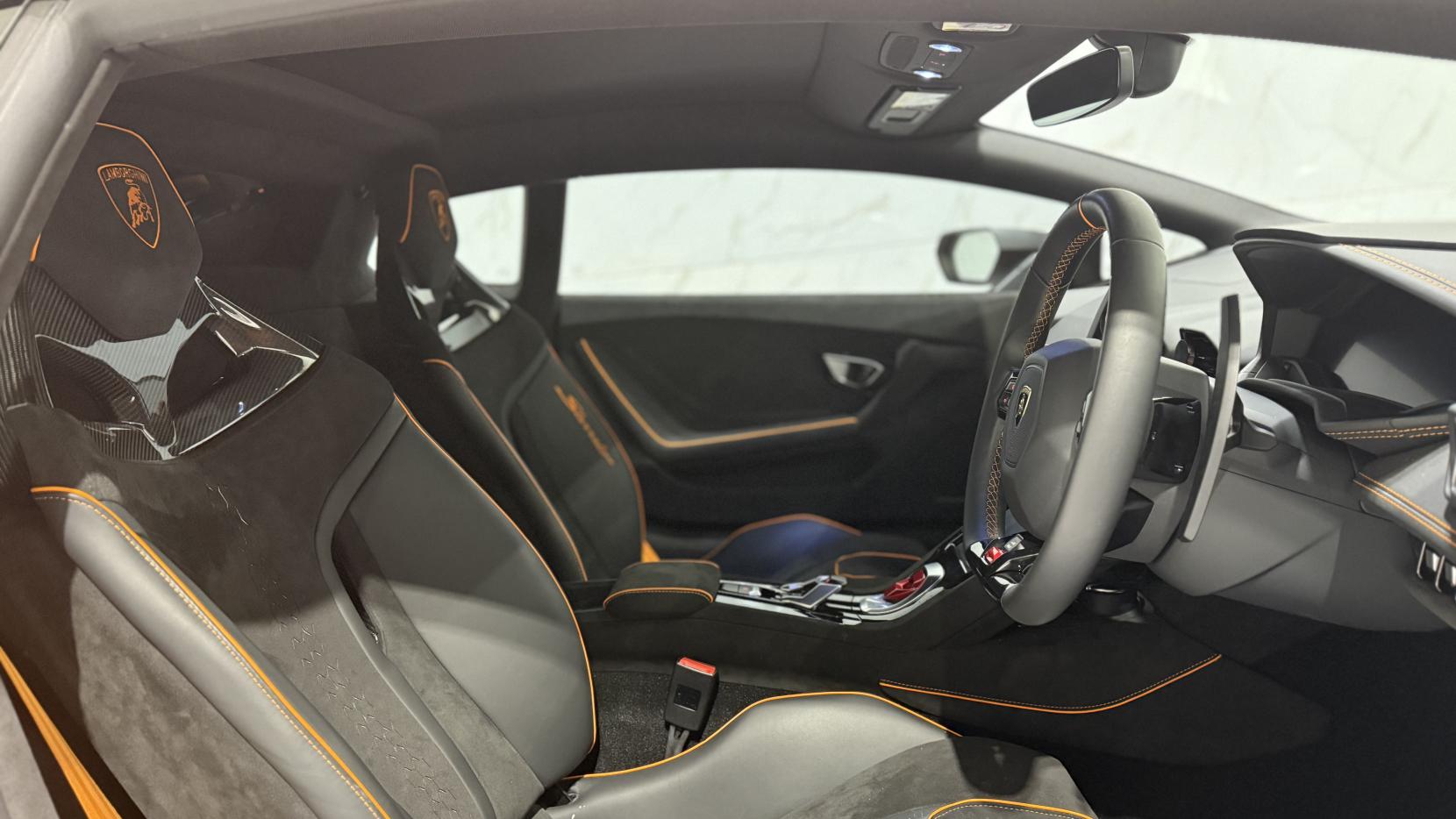 Lamborghini Huracan 5.2 V10 Sterrato Coupe 2dr Petrol LDF 4WD Euro 6 (s/s) (610 ps)