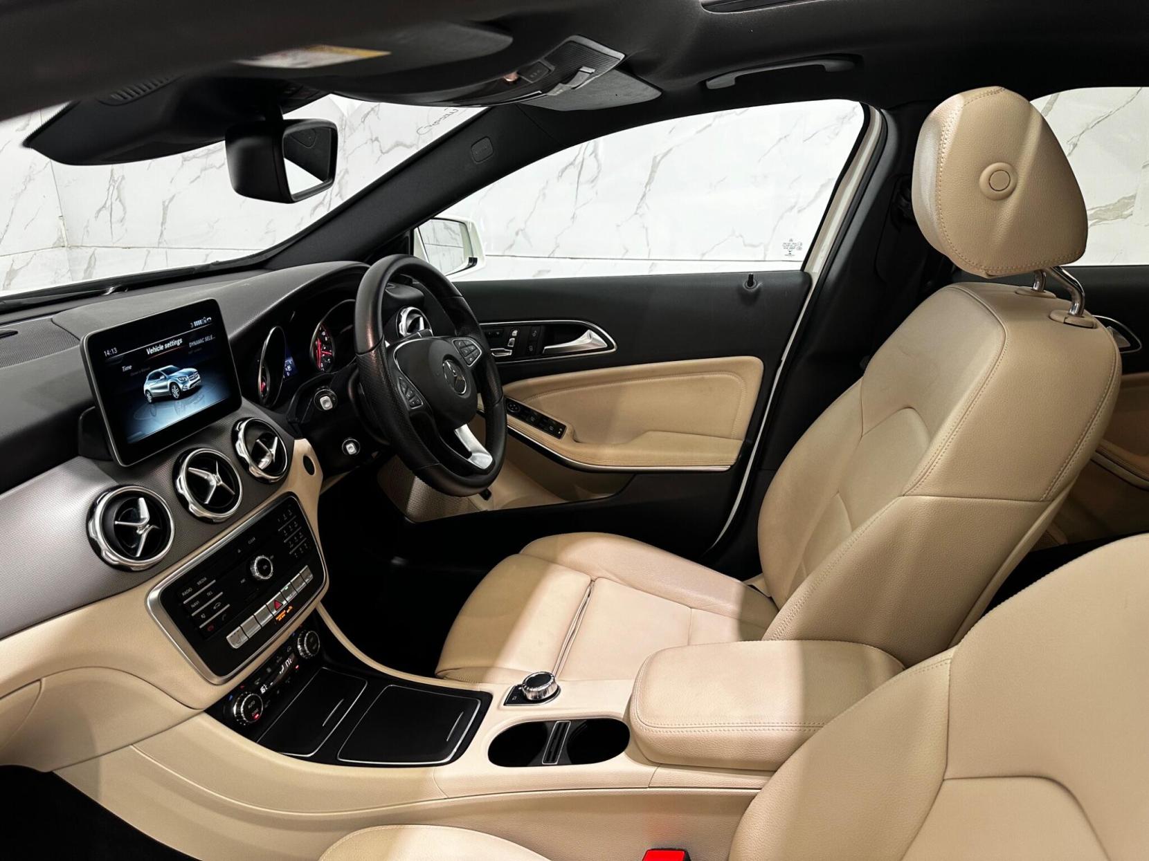Mercedes-Benz GLA 1.6 GLA200 Sport (Premium Plus) 7G-DCT Euro 6 (s/s) 5dr