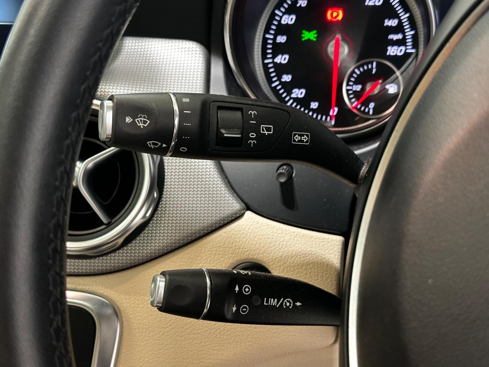 Mercedes-Benz GLA 1.6 GLA200 Sport (Premium Plus) 7G-DCT Euro 6 (s/s) 5dr