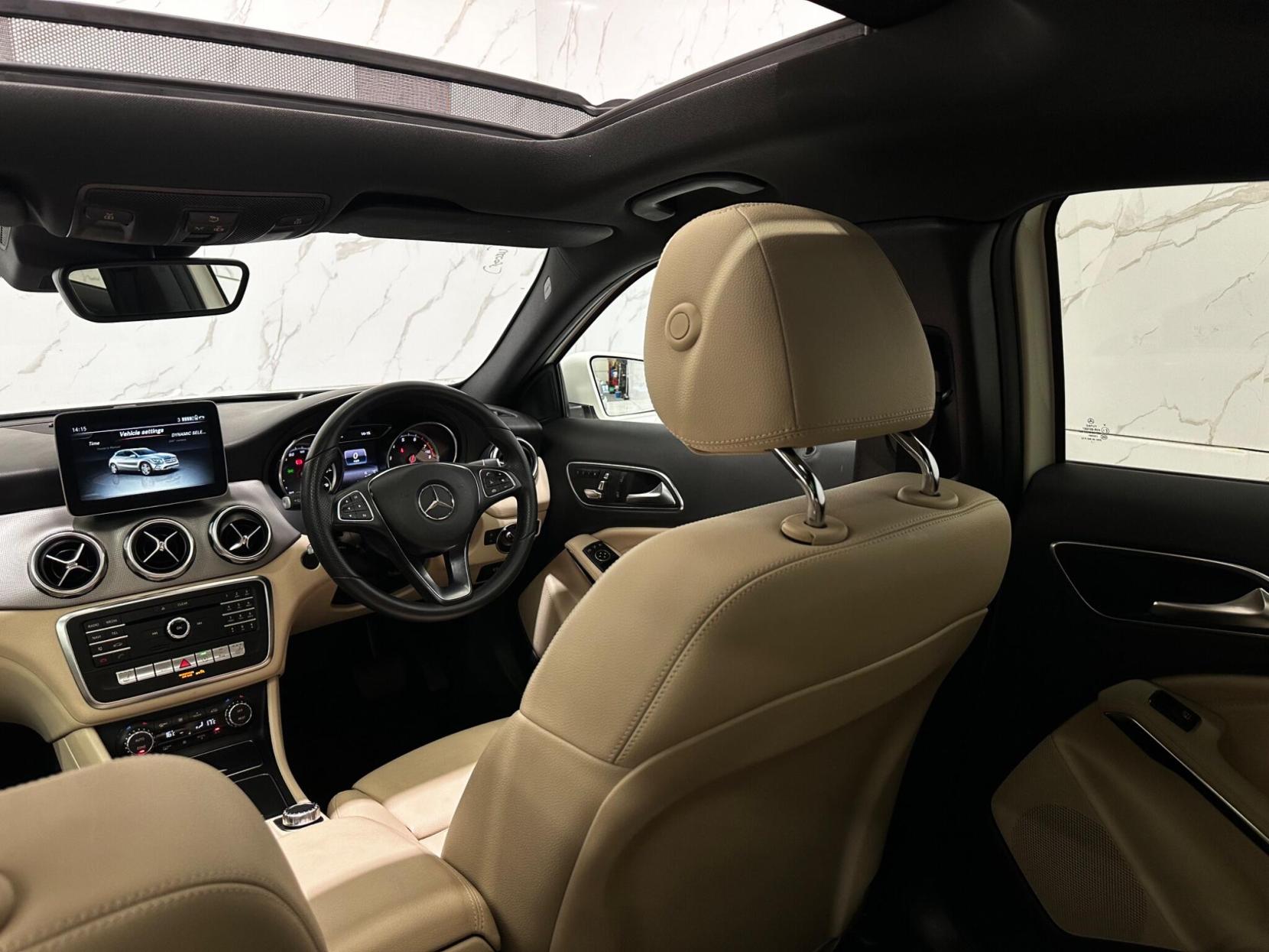 Mercedes-Benz GLA 1.6 GLA200 Sport (Premium Plus) 7G-DCT Euro 6 (s/s) 5dr