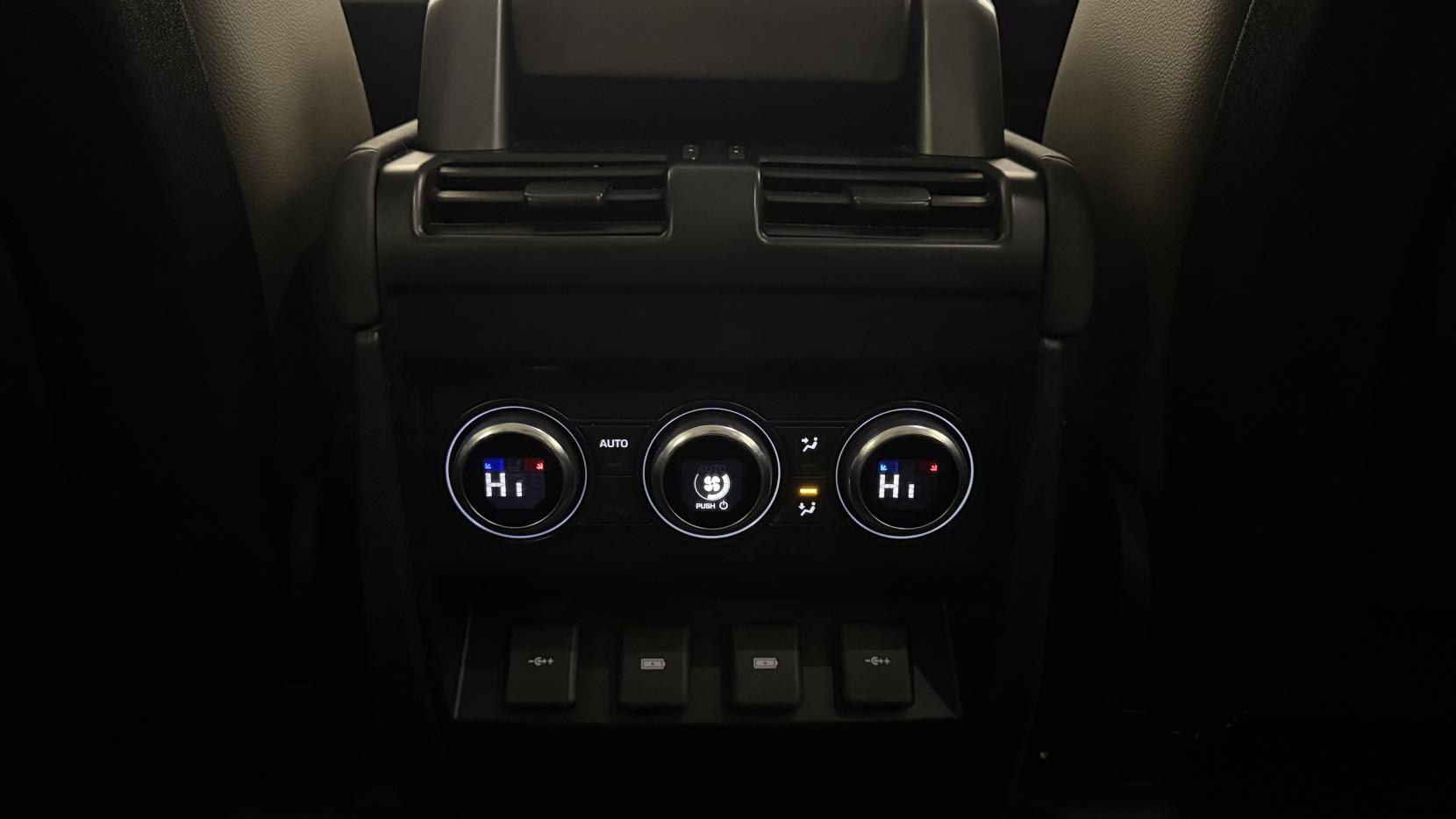 Land Rover Defender 110 2.0 SD4 First Edition SUV 5dr Diesel Auto 4WD Euro 6 (s/s) (240 ps)