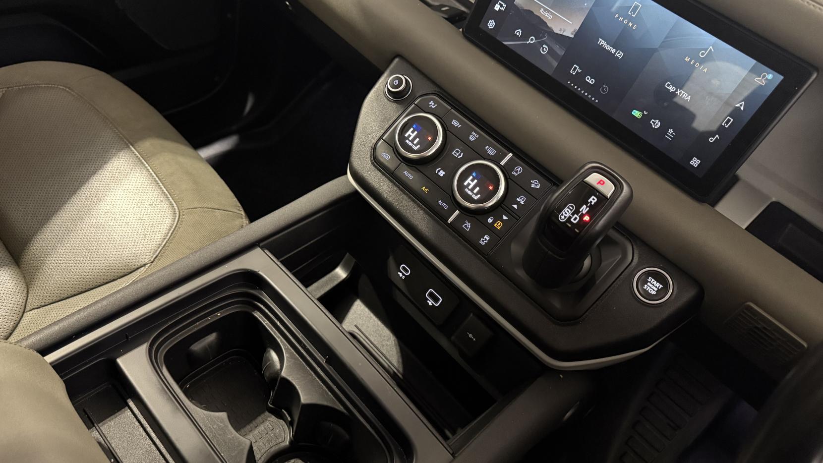 Land Rover Defender 110 2.0 SD4 First Edition SUV 5dr Diesel Auto 4WD Euro 6 (s/s) (240 ps)