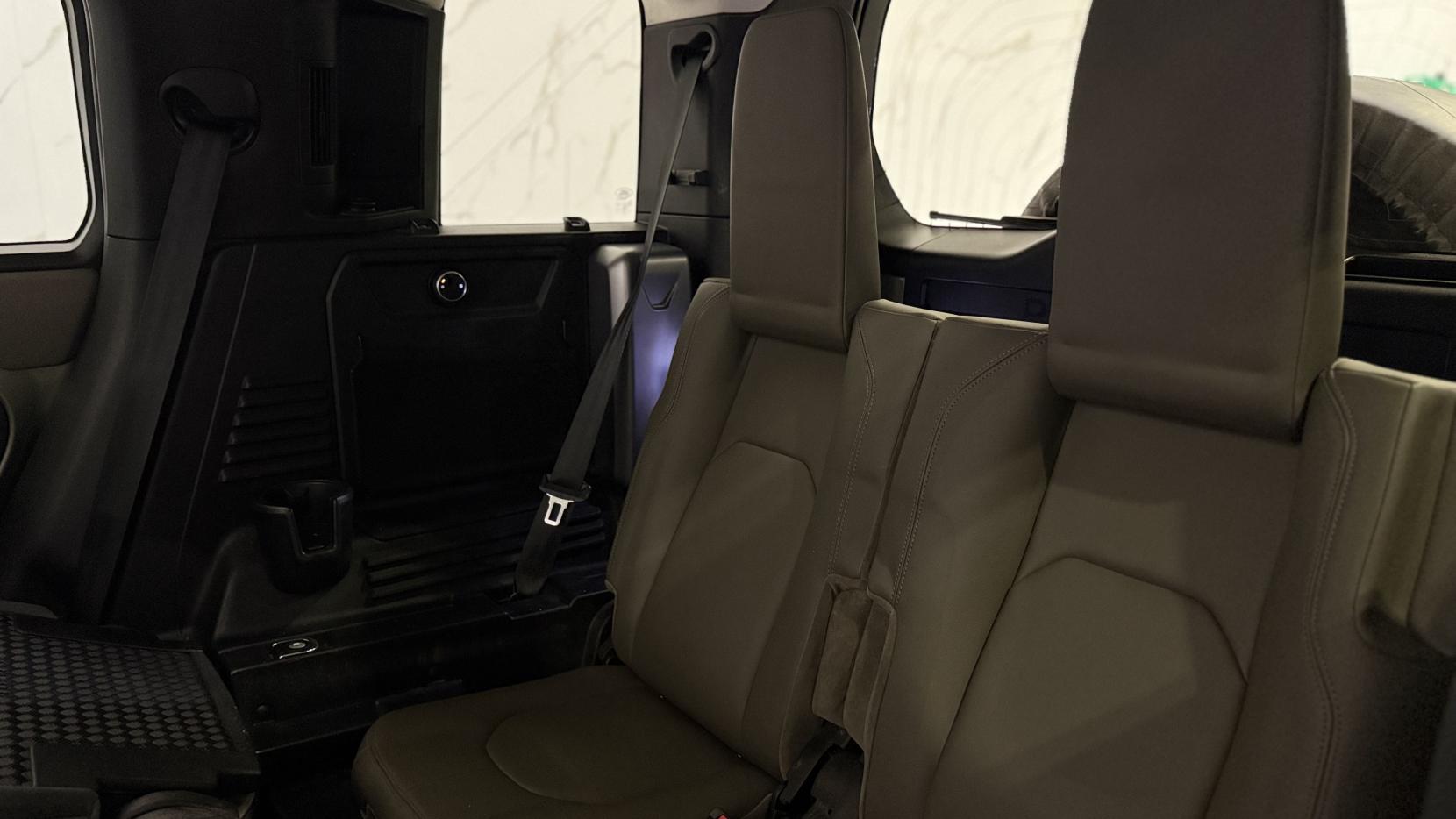 Land Rover Defender 110 2.0 SD4 First Edition SUV 5dr Diesel Auto 4WD Euro 6 (s/s) (240 ps)