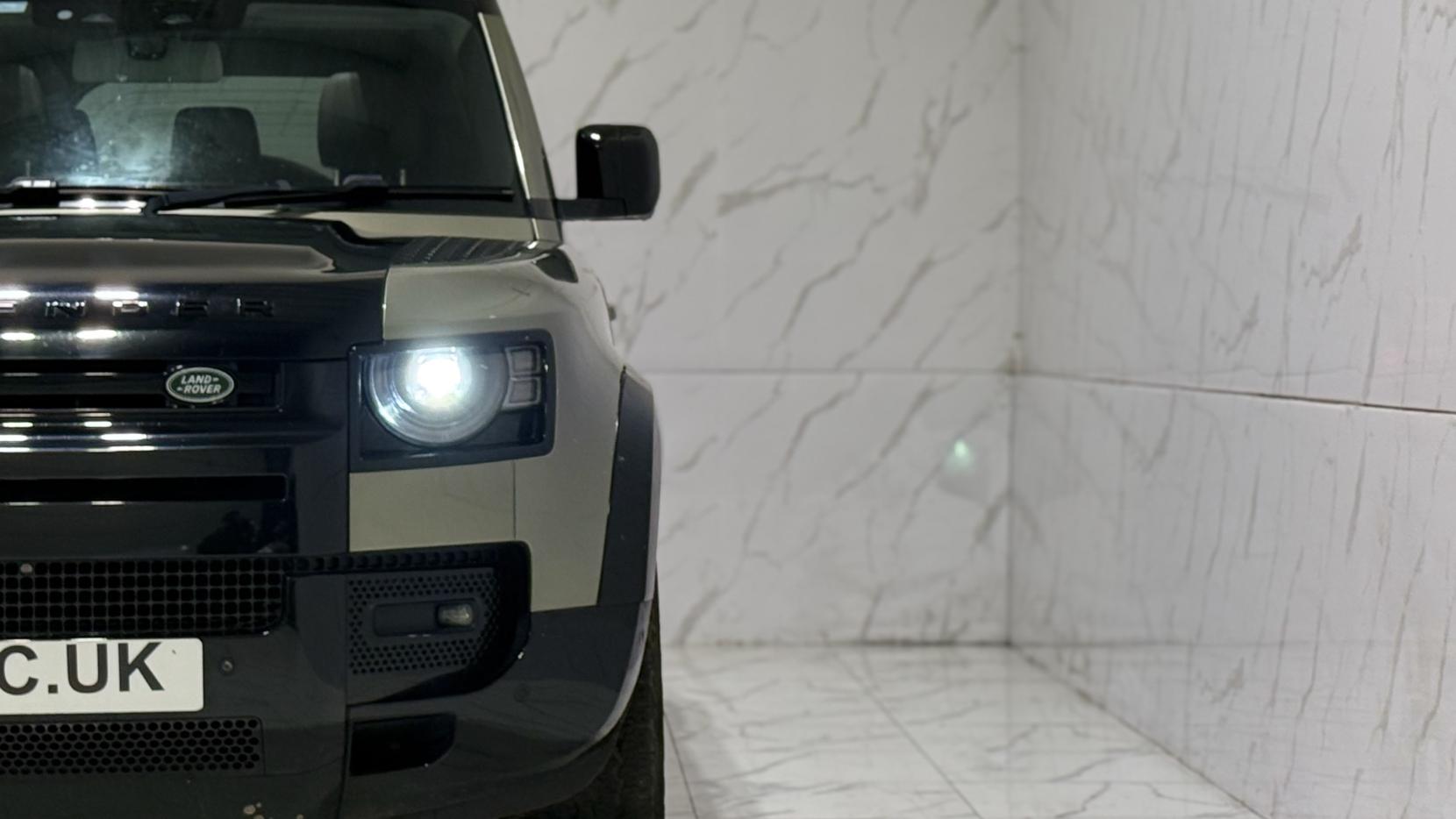 Land Rover Defender 110 2.0 SD4 First Edition SUV 5dr Diesel Auto 4WD Euro 6 (s/s) (240 ps)