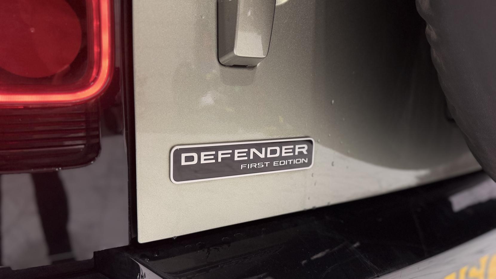 Land Rover Defender 110 2.0 SD4 First Edition SUV 5dr Diesel Auto 4WD Euro 6 (s/s) (240 ps)