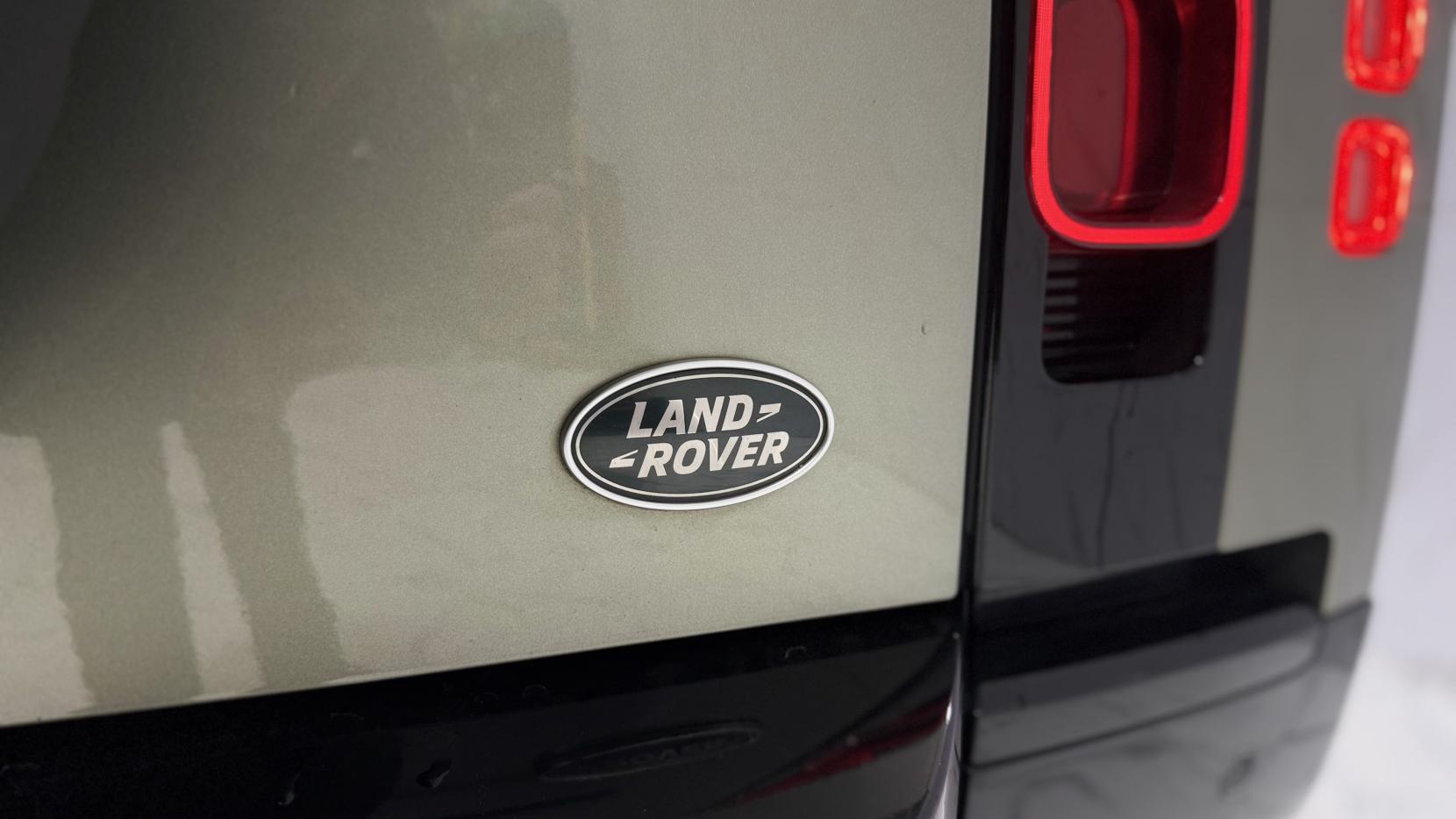 Land Rover Defender 110 2.0 SD4 First Edition SUV 5dr Diesel Auto 4WD Euro 6 (s/s) (240 ps)