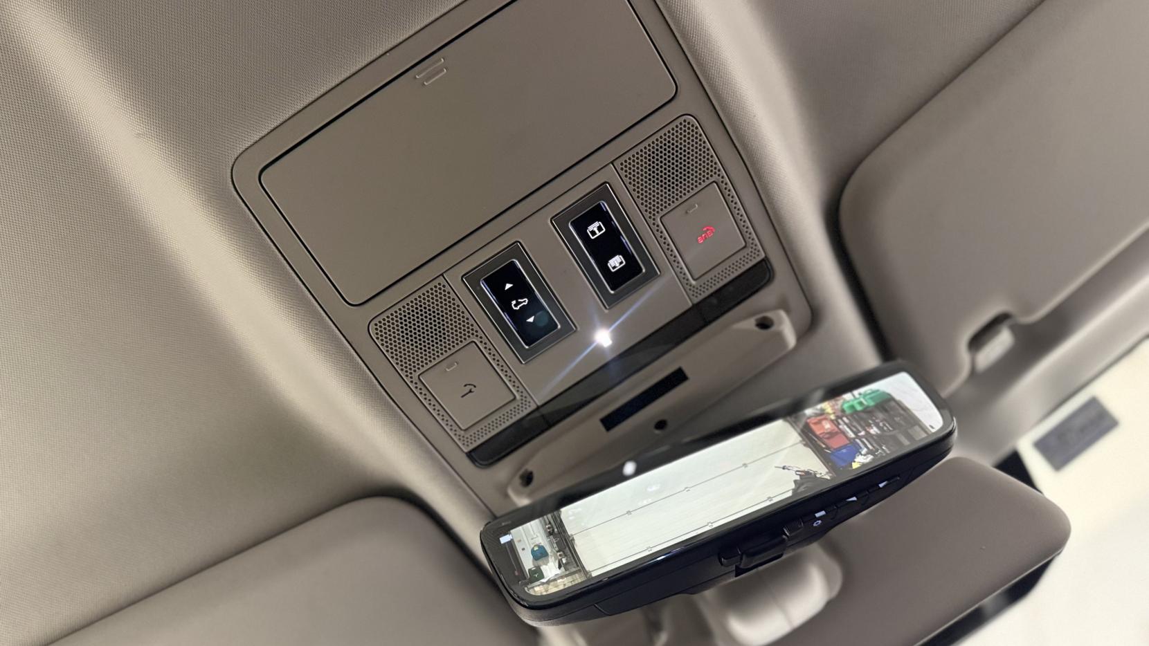 Land Rover Defender 110 2.0 SD4 First Edition SUV 5dr Diesel Auto 4WD Euro 6 (s/s) (240 ps)