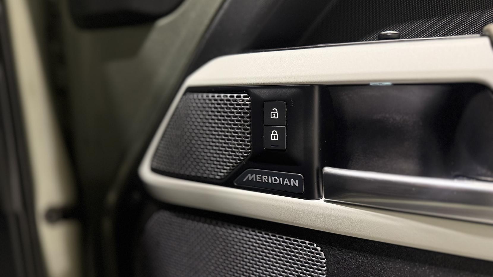 Land Rover Defender 110 2.0 SD4 First Edition SUV 5dr Diesel Auto 4WD Euro 6 (s/s) (240 ps)